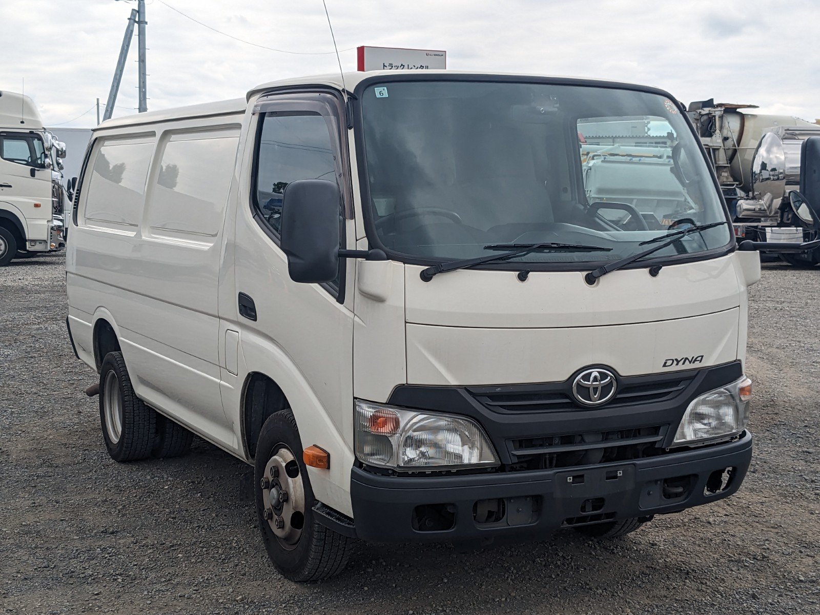 vehicle_image_20260606132632NmyXucAh7l.jpg