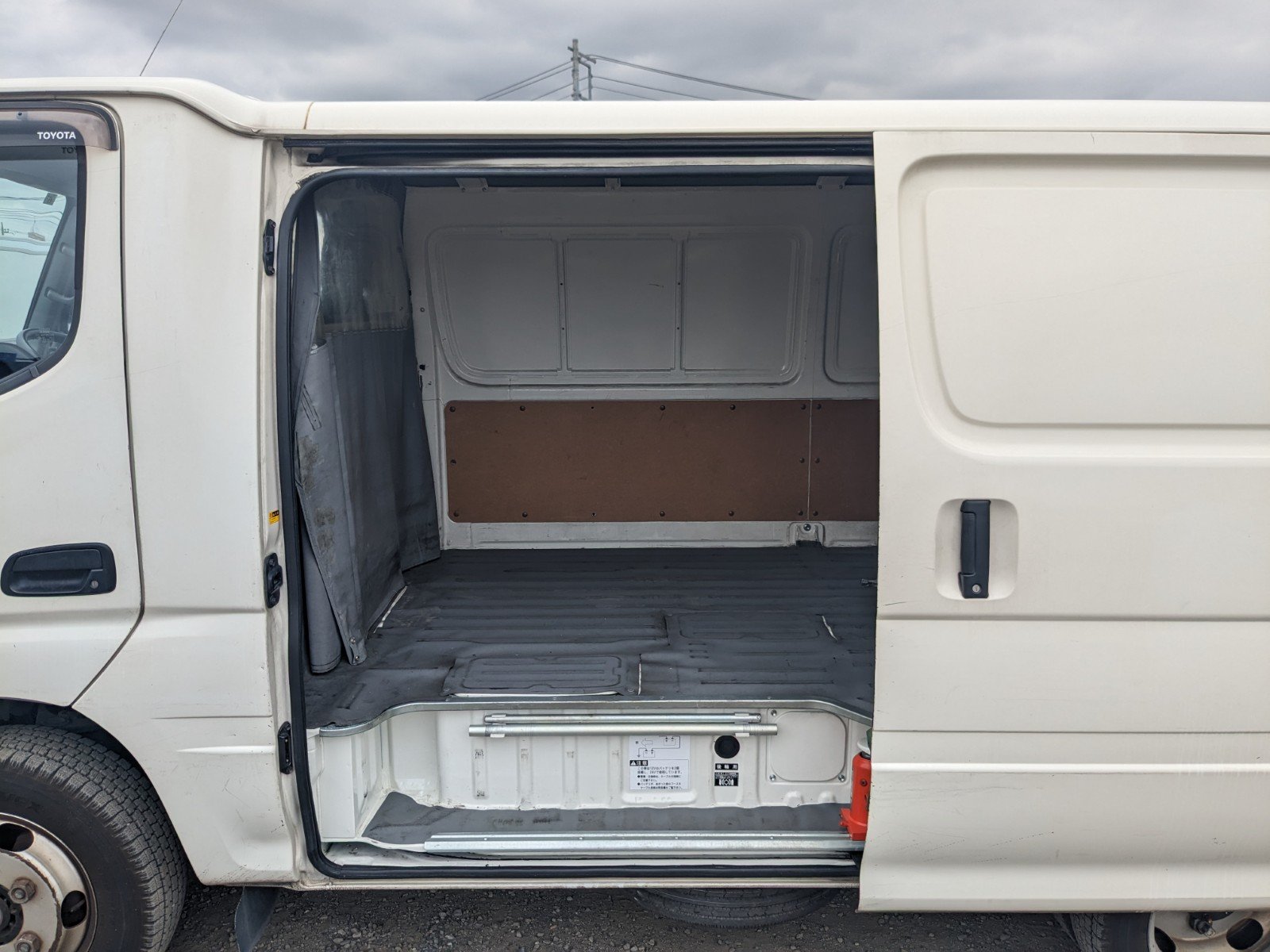 vehicle_image_20260606132632czfSsRPqVp.jpg