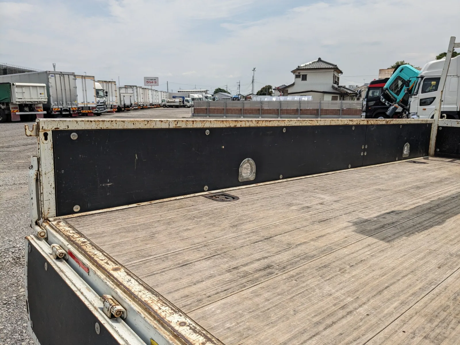 vehicle_image_202606161846403fFpfgM6BN.webp