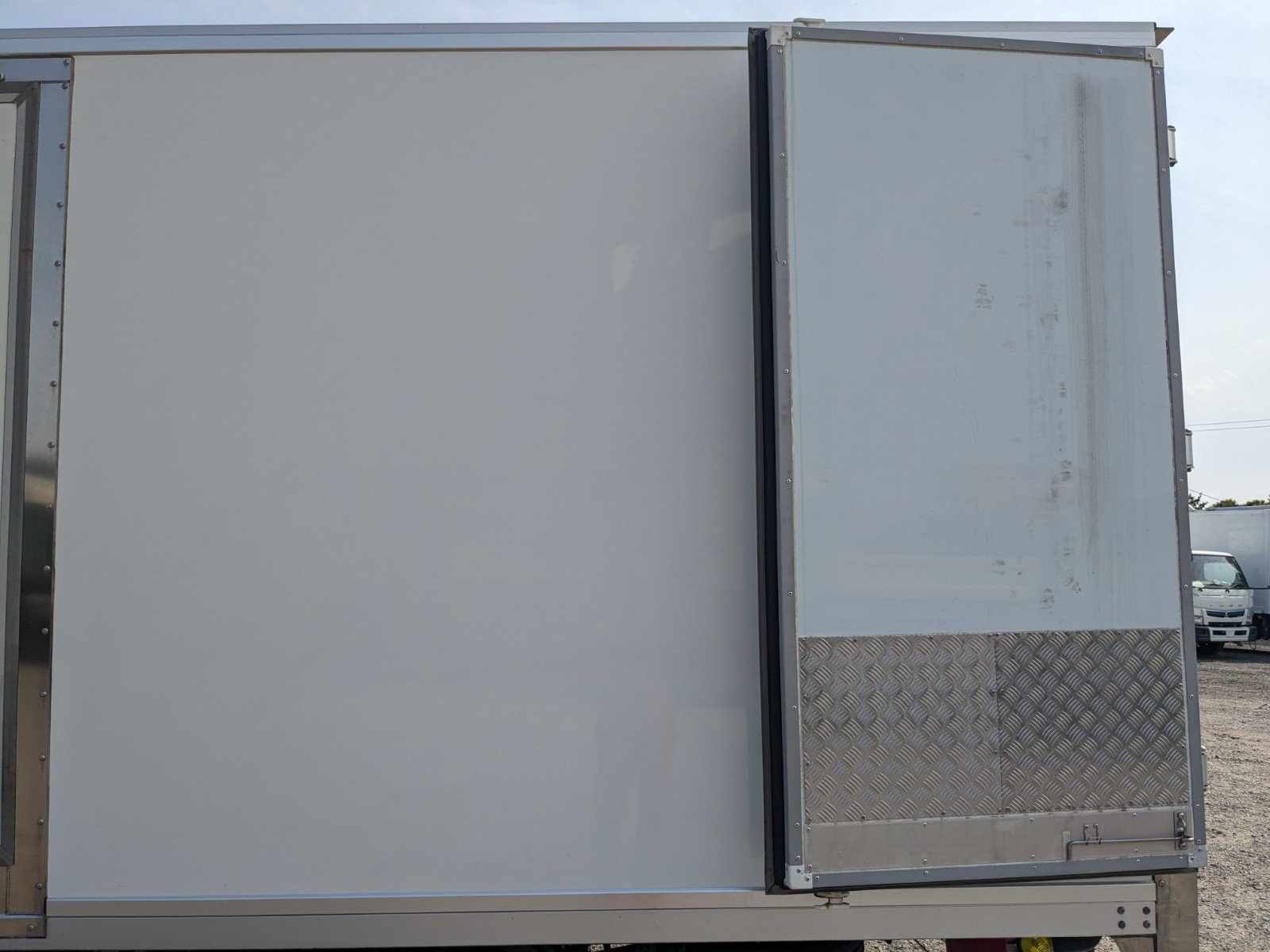 vehicle_image_20260526192031MPU4fr5R9H.jpg