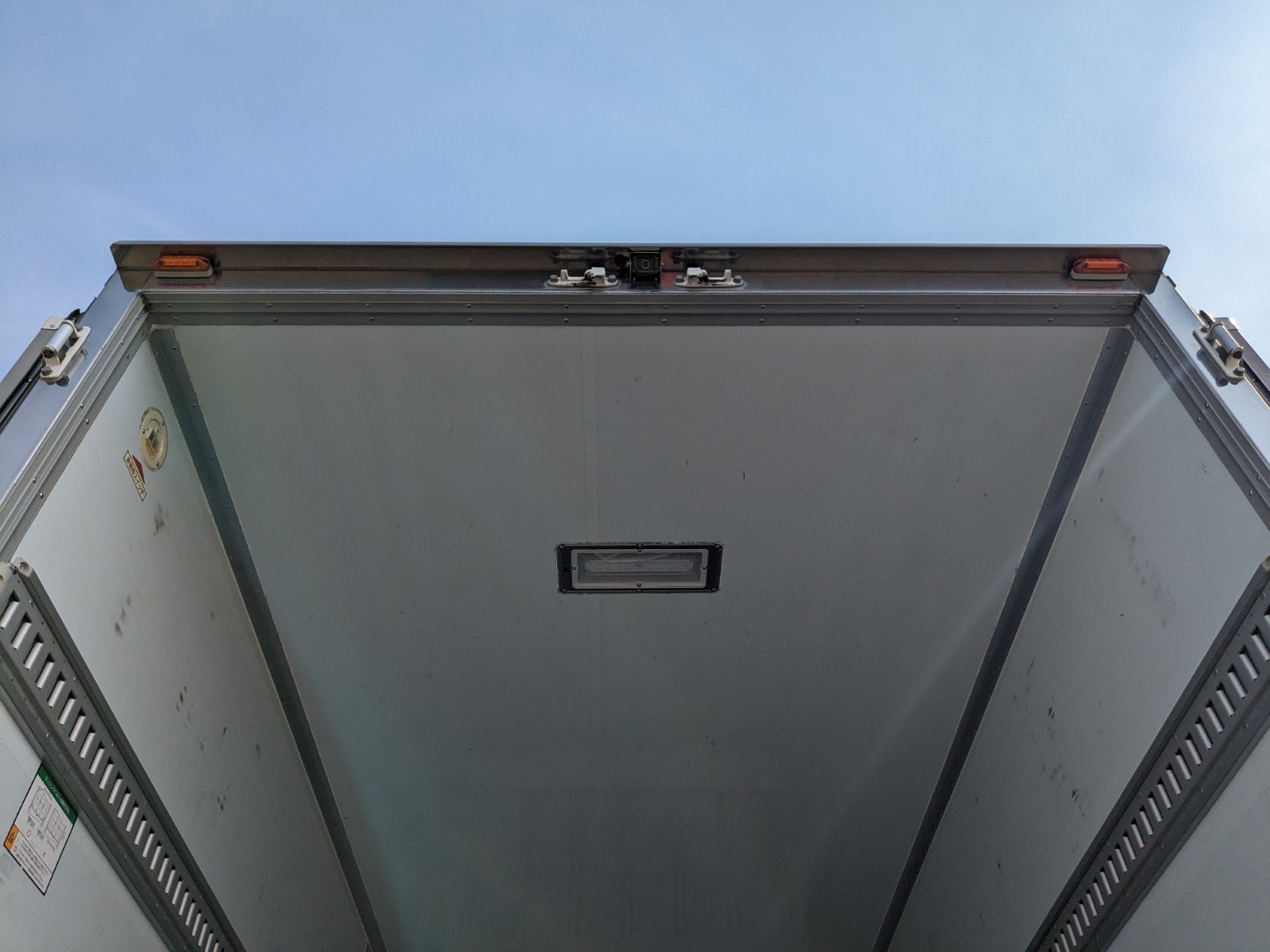 vehicle_image_20260526192031hOtqz5u9HQ.jpg