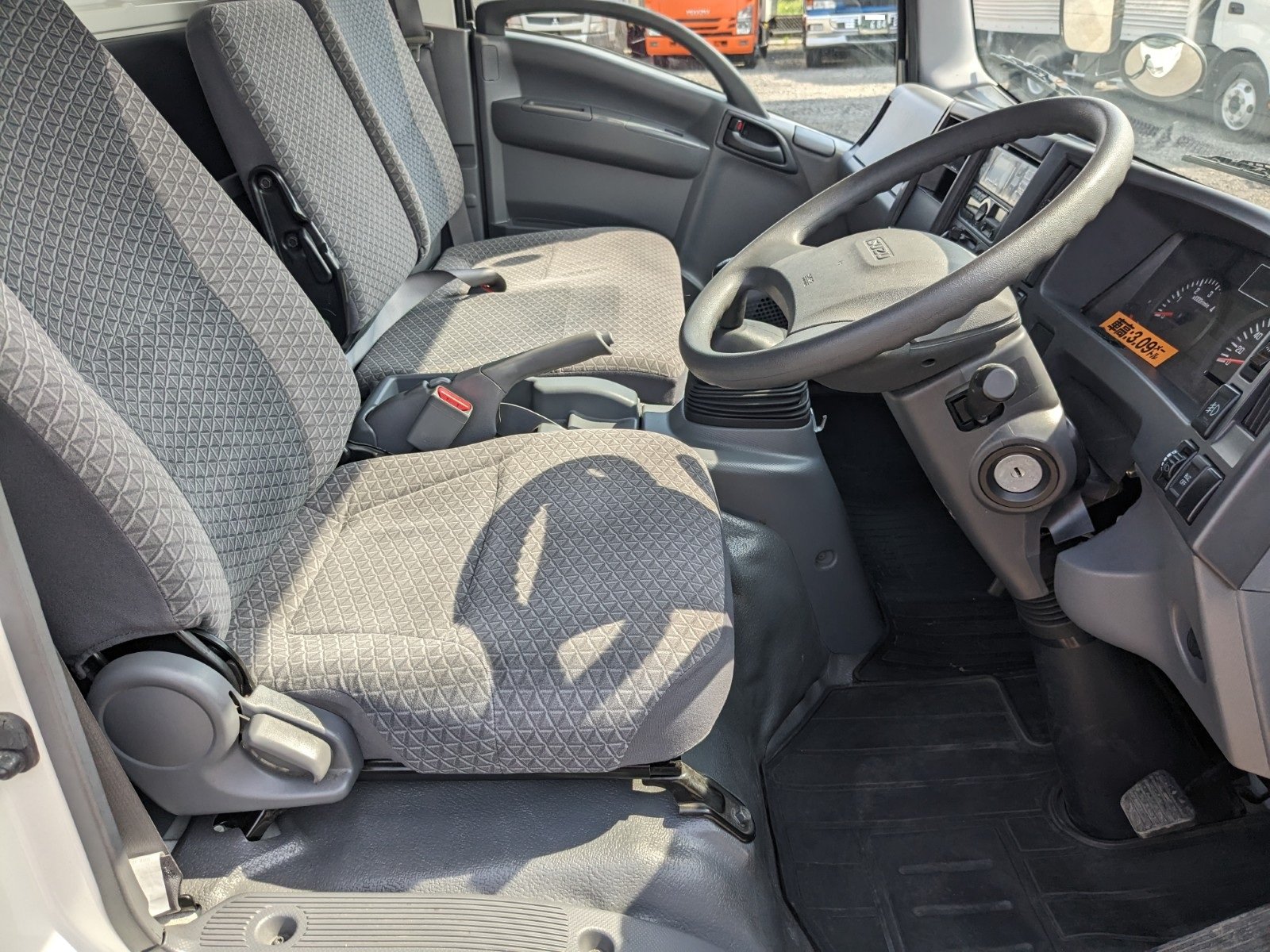 vehicle_image_20260526192031vXewrTp291.jpg