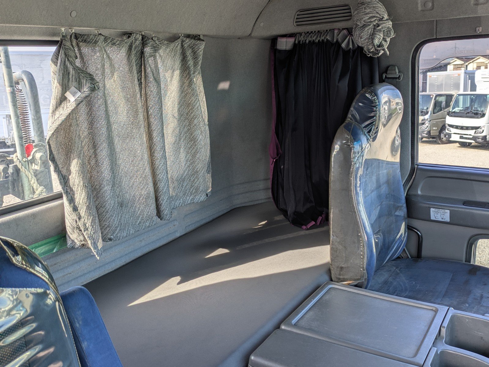 vehicle_image_20260502131459kOS5GXcFBS.jpg