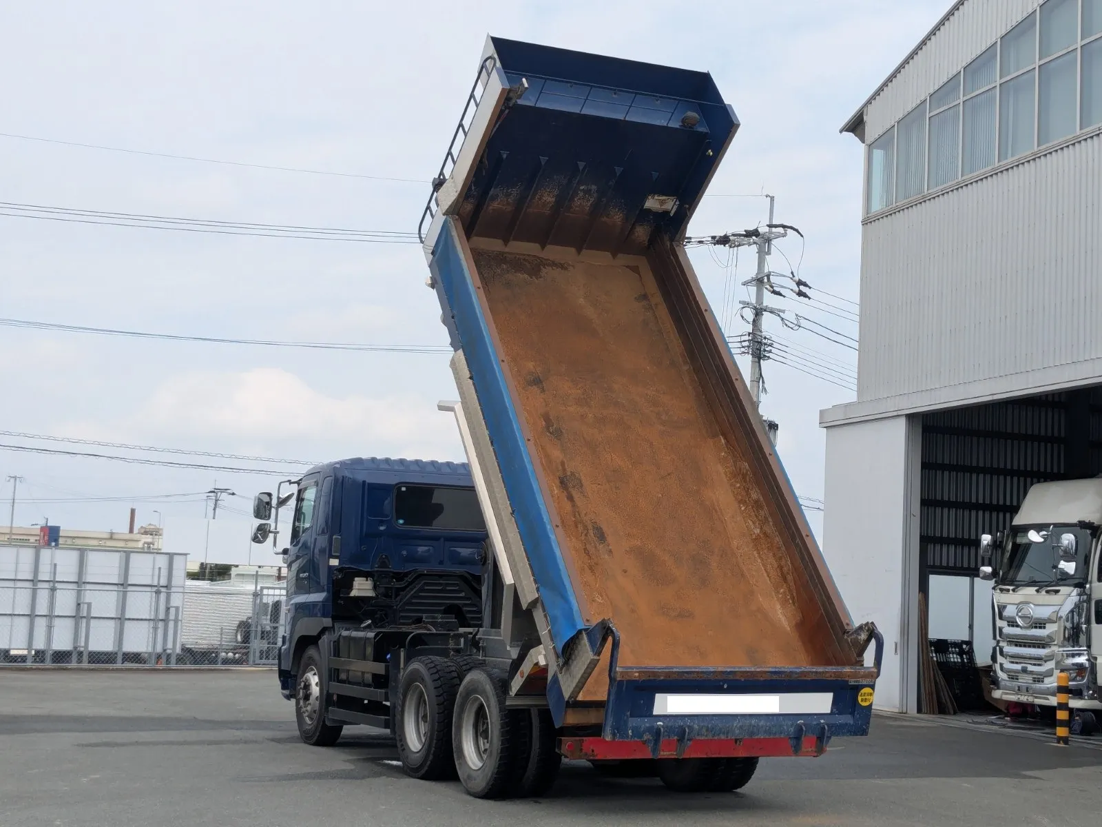 vehicle_image_20260701105427Hd2YHp6joW.webp
