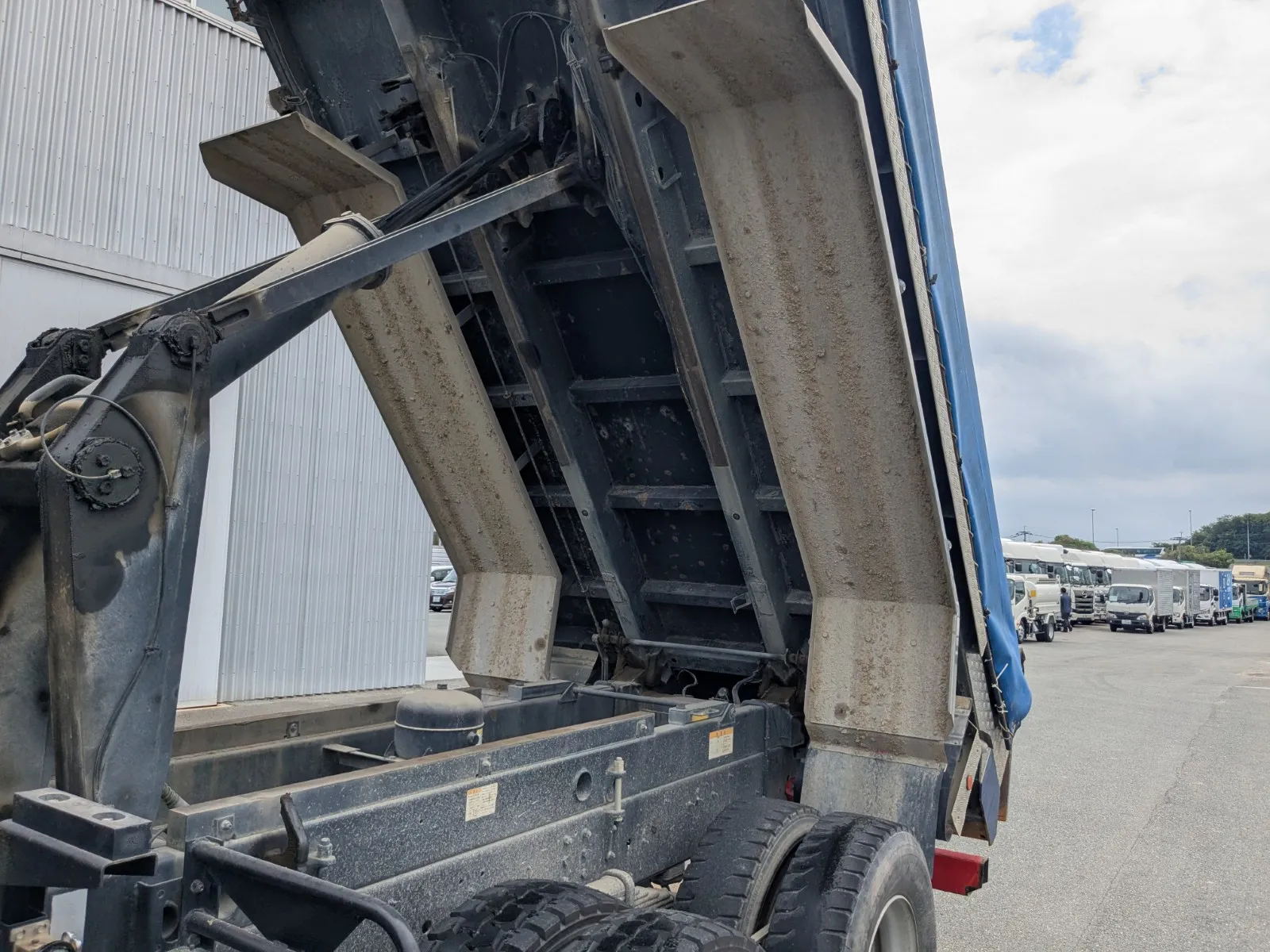 vehicle_image_20260701105428wKtUBFtB6t.webp