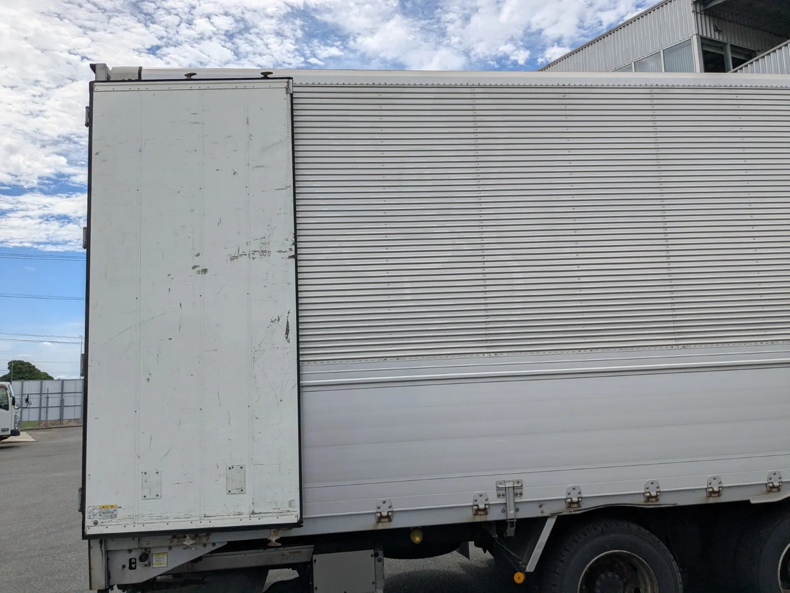 vehicle_image_20260619132745tBaNVtVlVn.webp