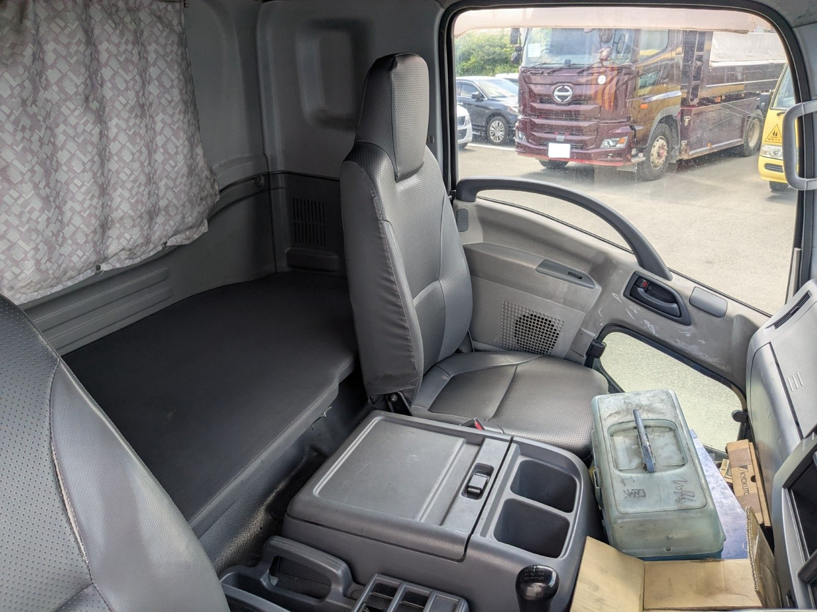vehicle_image_20260601095211RitnYTzwRO.jpg