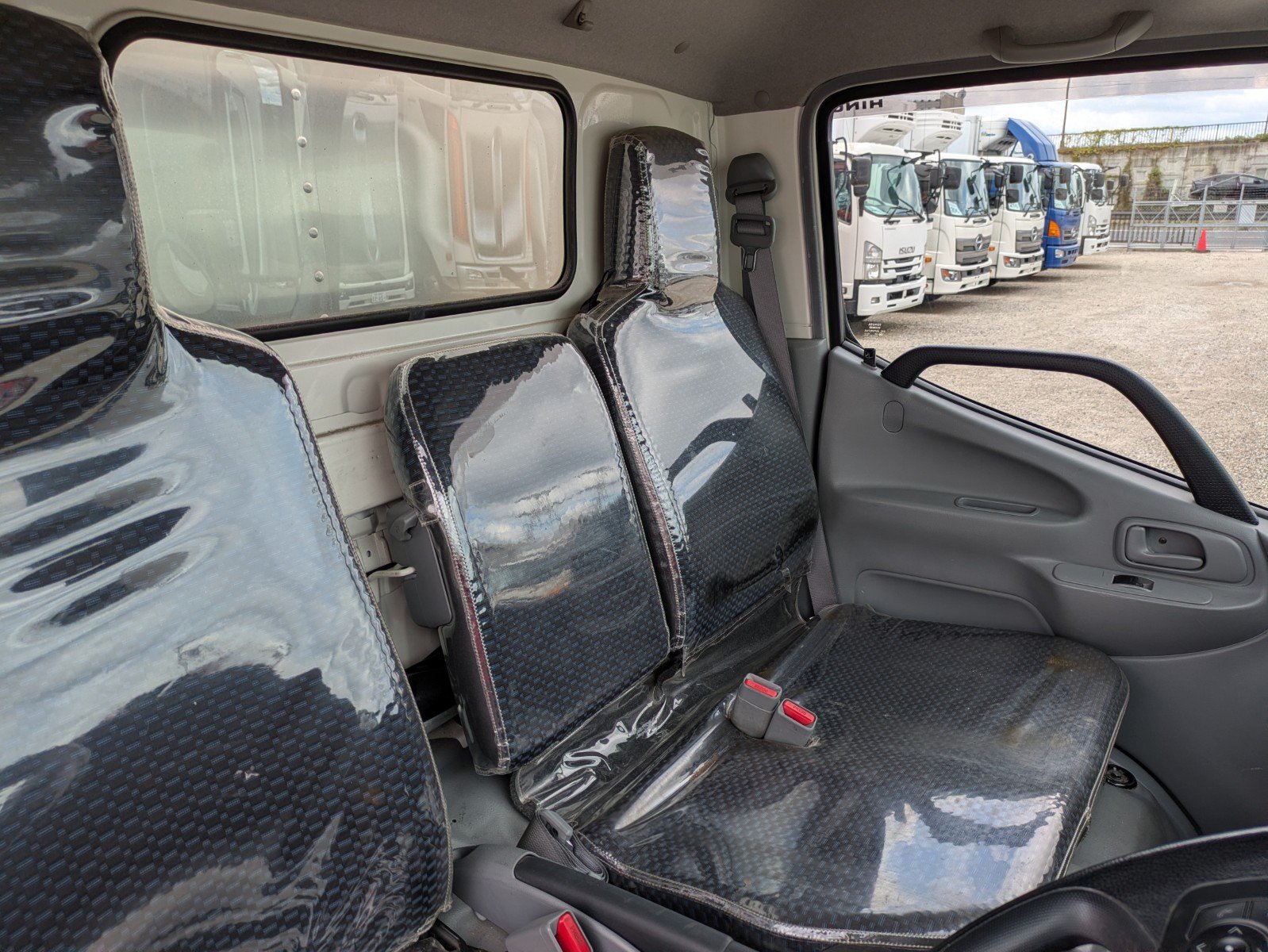 vehicle_image_20260427153612jtr4reMHV0.jpg
