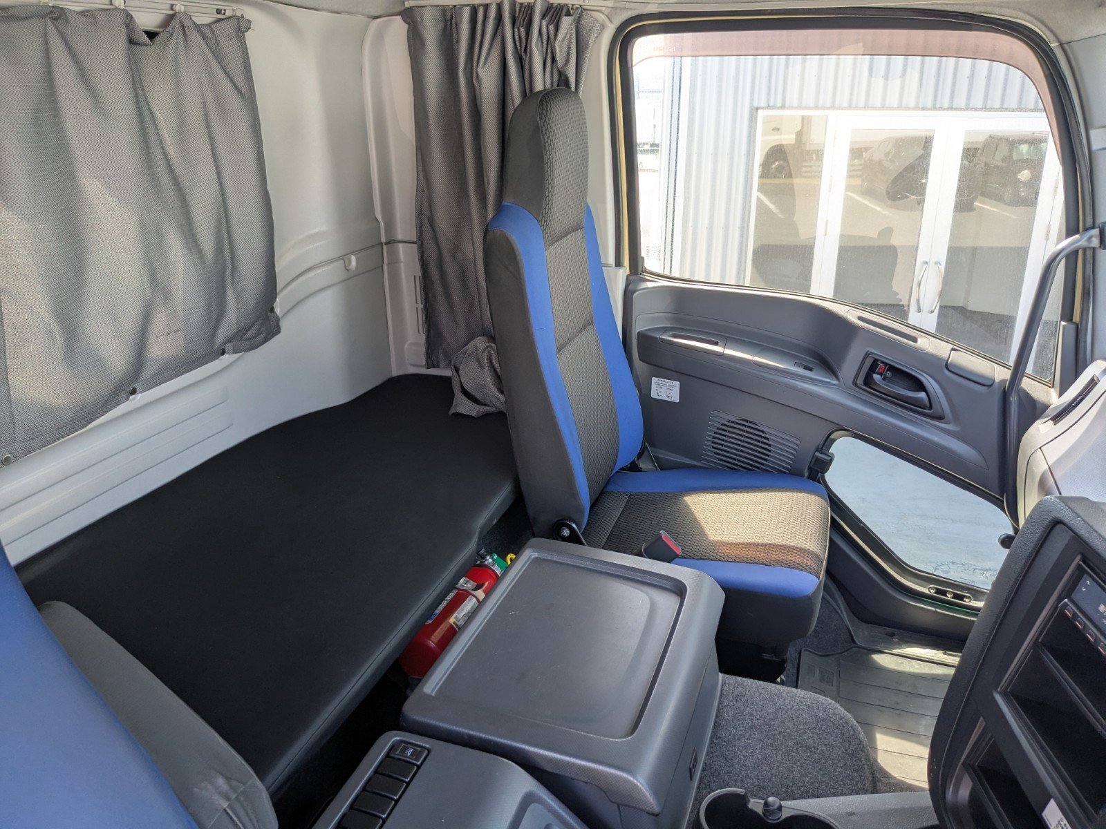 vehicle_image_20260519095211RXxmelXer6.jpg