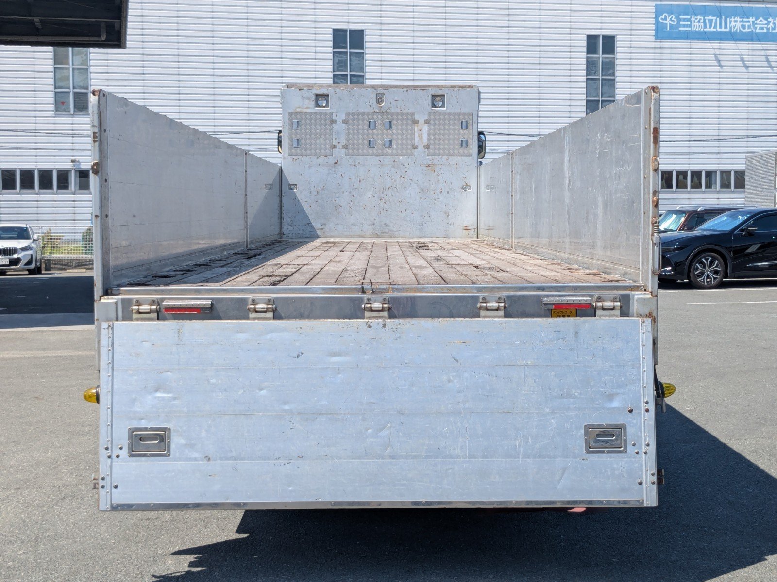vehicle_image_20260519095211j5wh80wd51.jpg