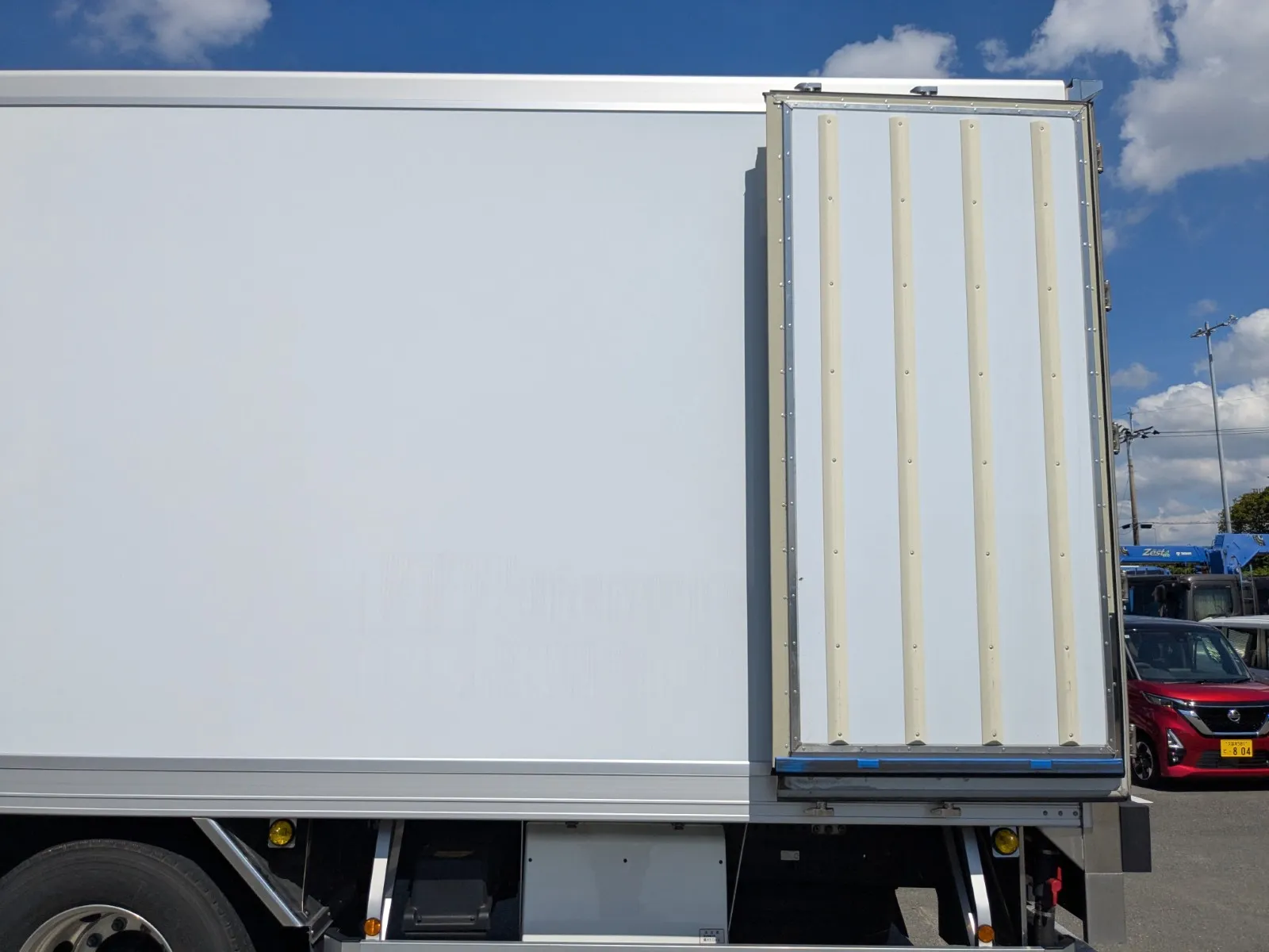vehicle_image_20260715091533KqkX0NtYJJ.webp