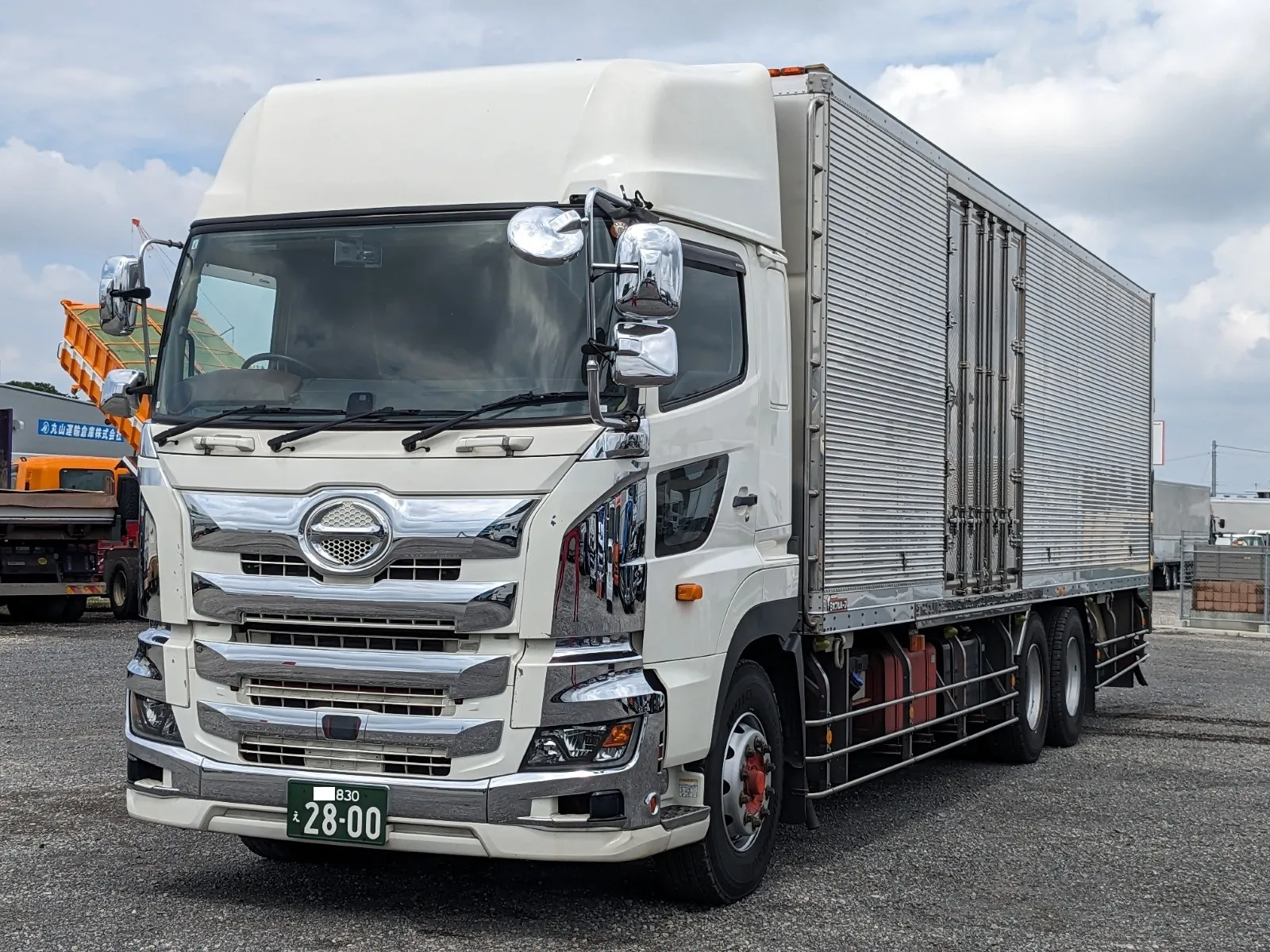 vehicle_image_20260701132449Lzih1YHImh.webp