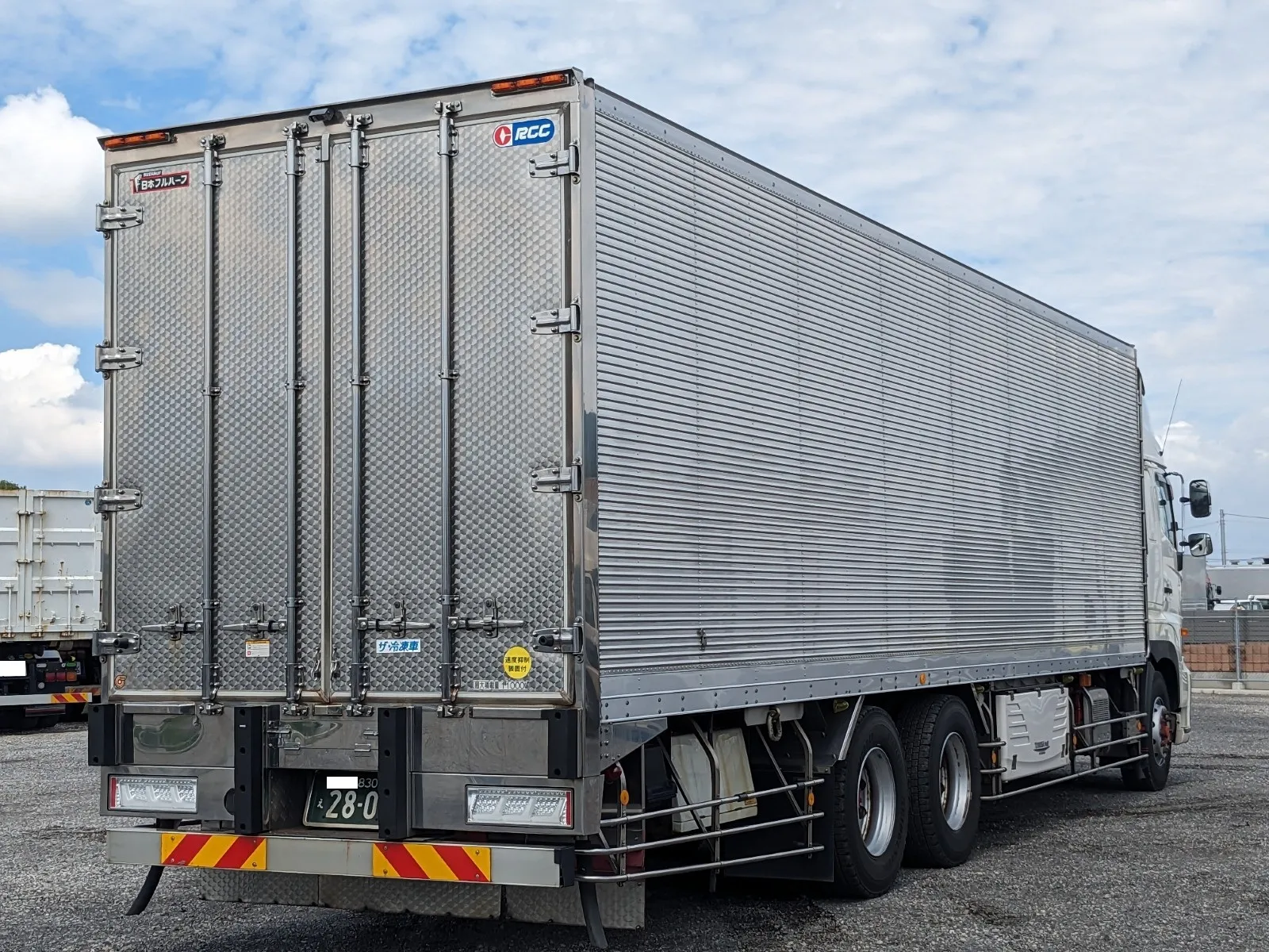 vehicle_image_20260701132450XfhLbqst9s.webp