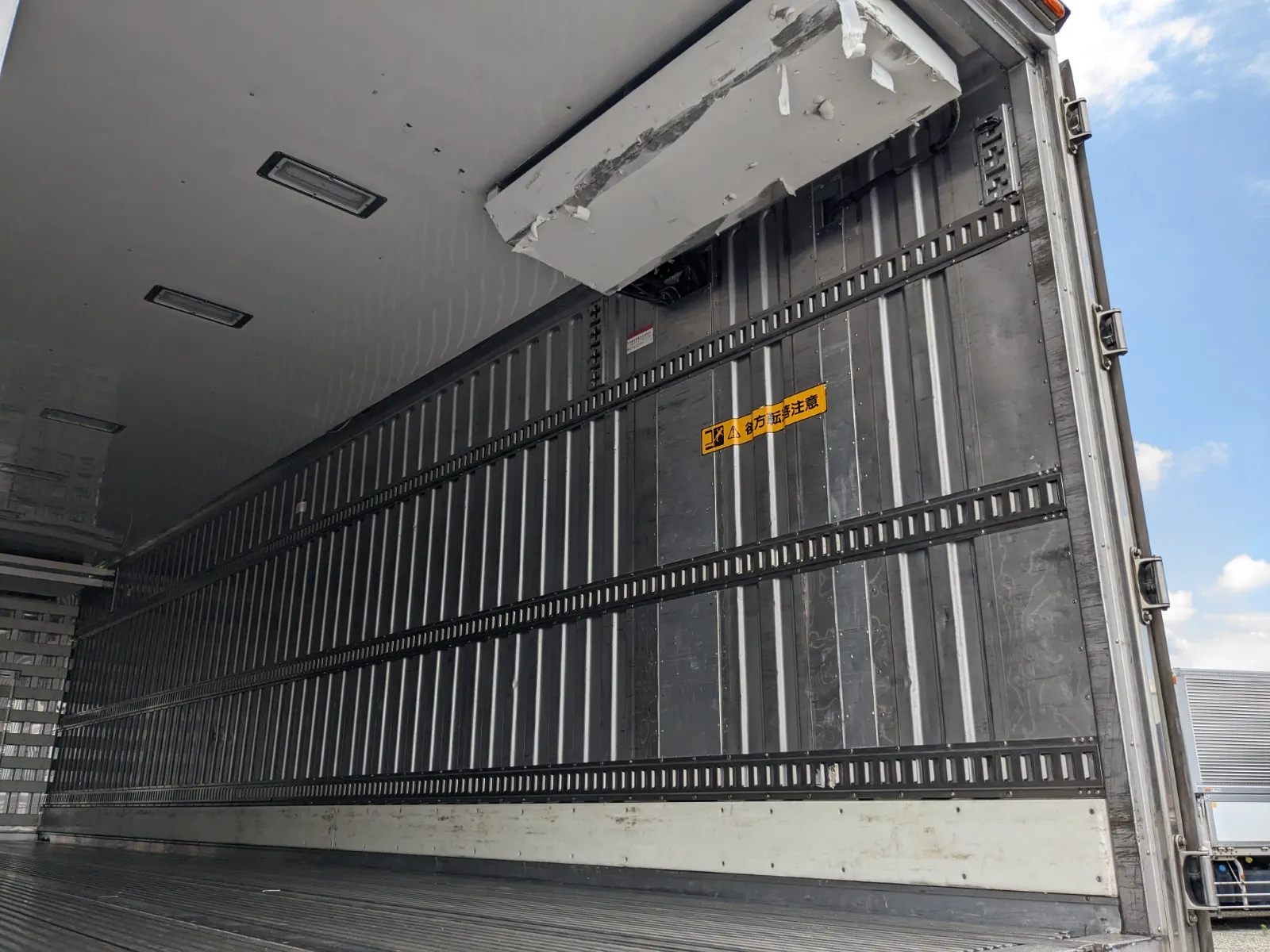 vehicle_image_202607011324558PuioQrRk9.webp