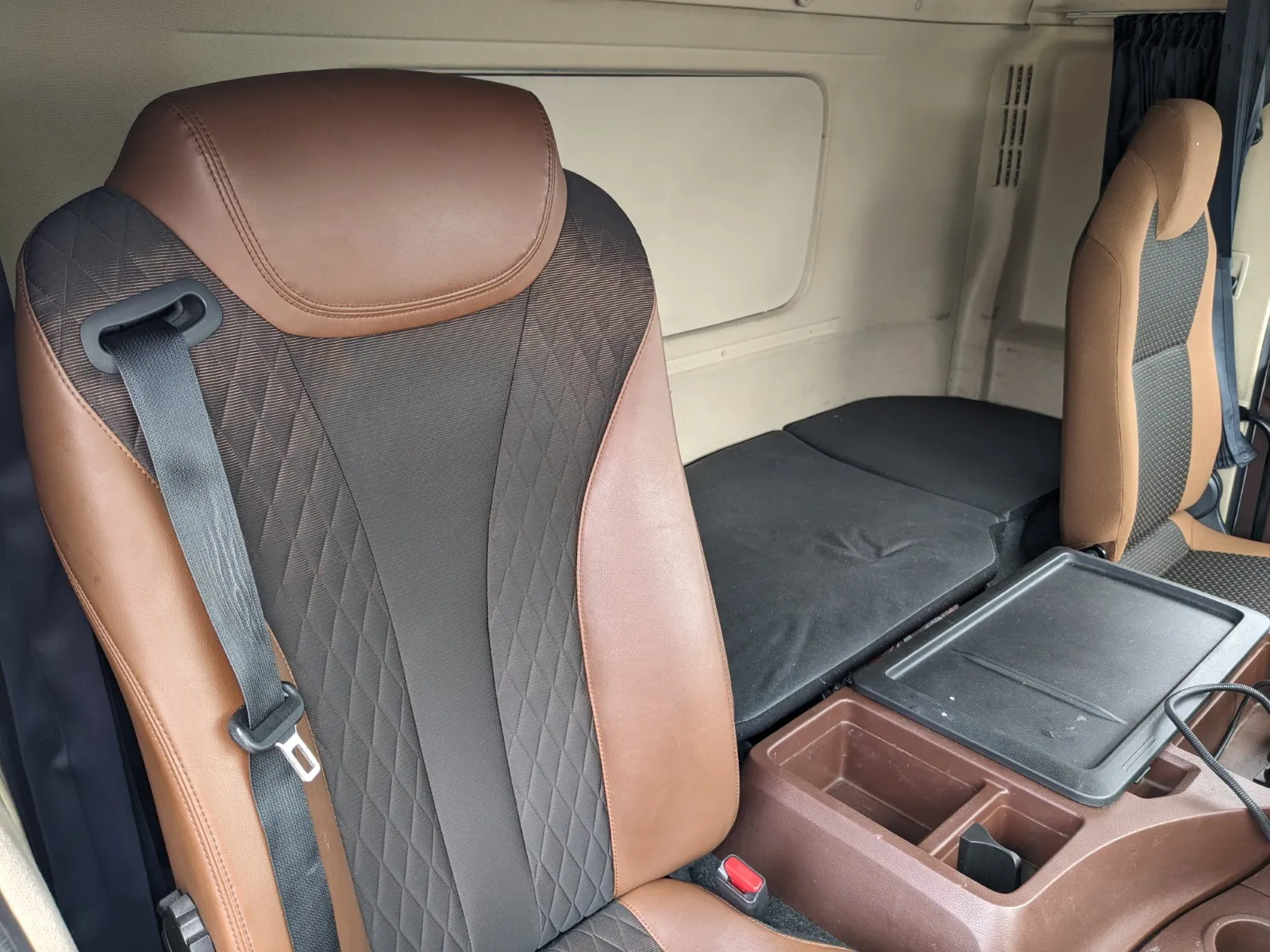 vehicle_image_202607011325036OyukssfjC.webp