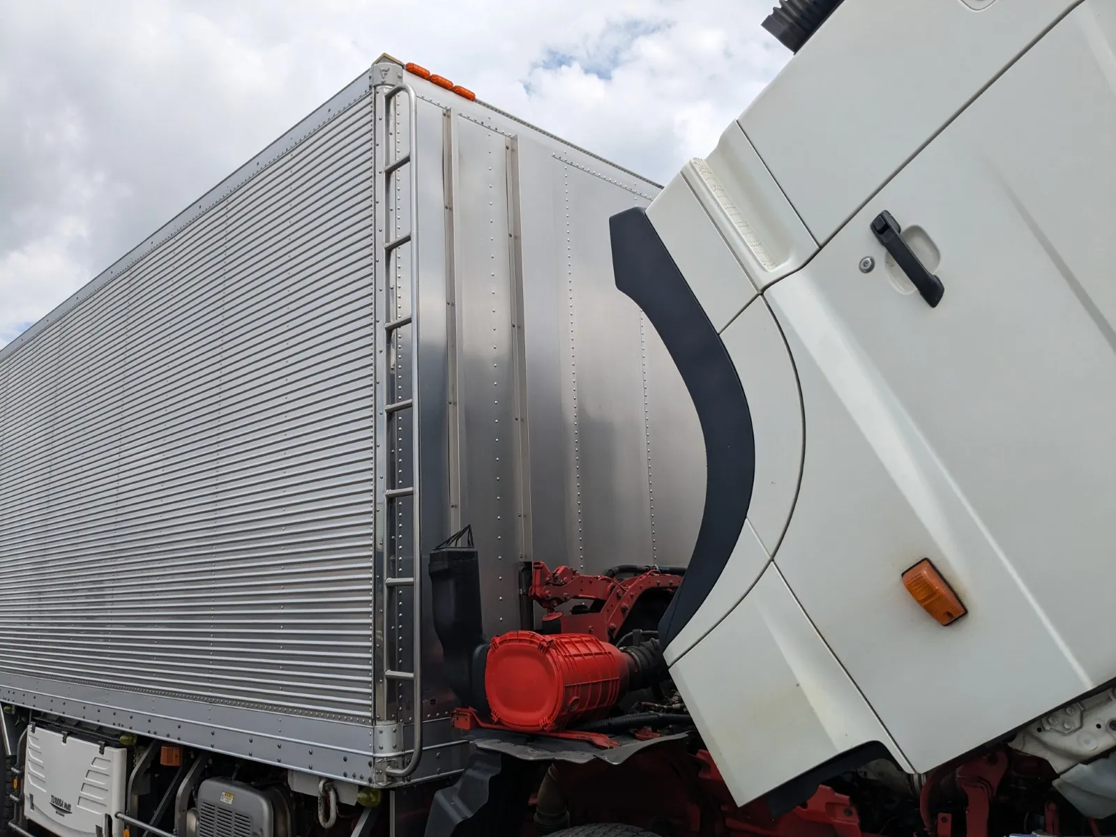 vehicle_image_202607011325061J7i8nymCQ.webp