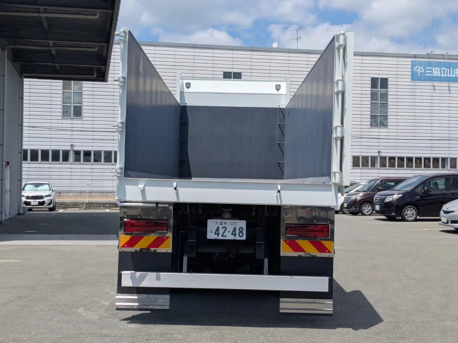 vehicle_image_20260731101435mlOpiw8hCV.webp