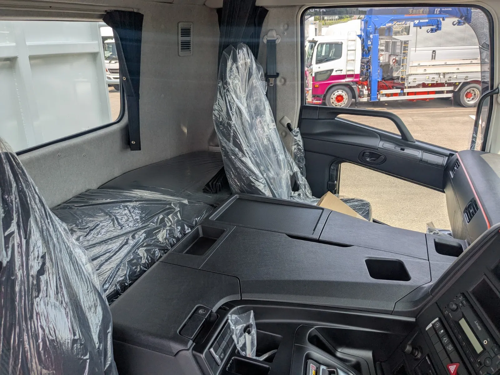 vehicle_image_20260727151840QatqyNM4S8.webp