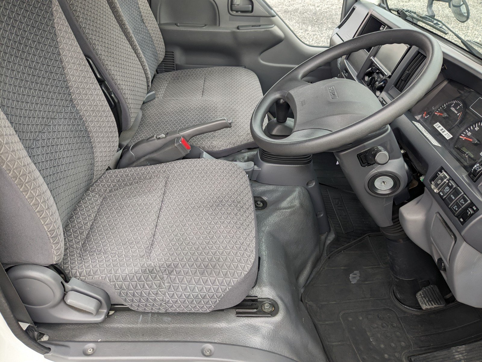 vehicle_image_202606120947454WCZlexhGD.jpg