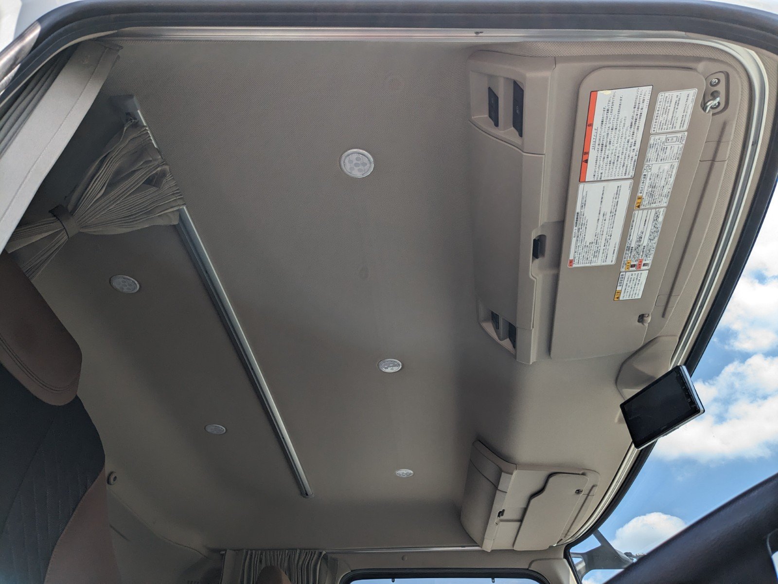 vehicle_image_20260526190931kIAFnGPO8V.jpg