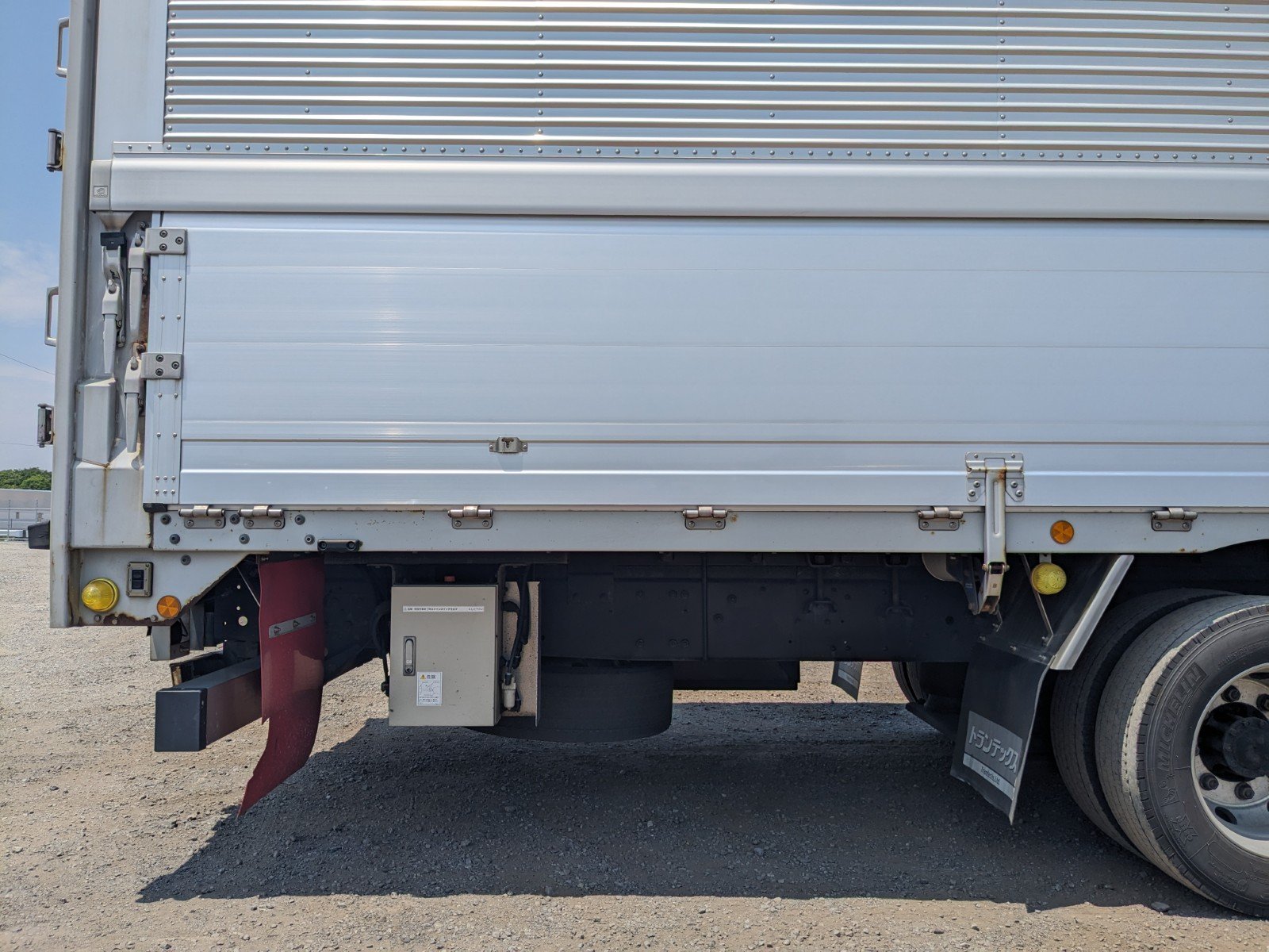 vehicle_image_20260606133645FzwG5qydsF.jpg