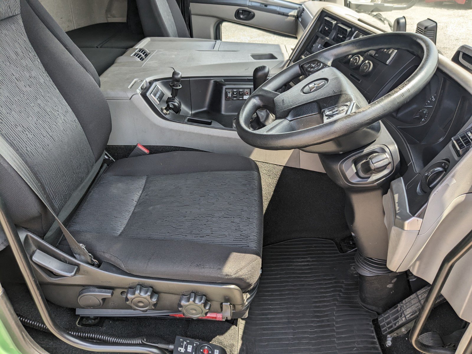 vehicle_image_20260606133645b4PL4jIOxE.jpg