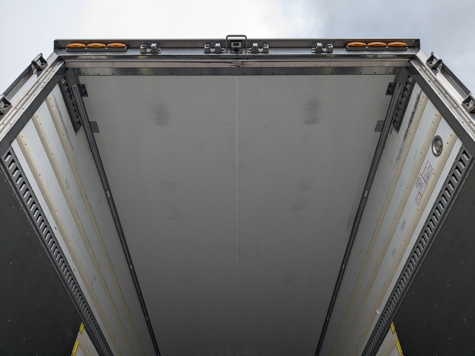 vehicle_image_20260609092809MBXVEjs8eP.jpg
