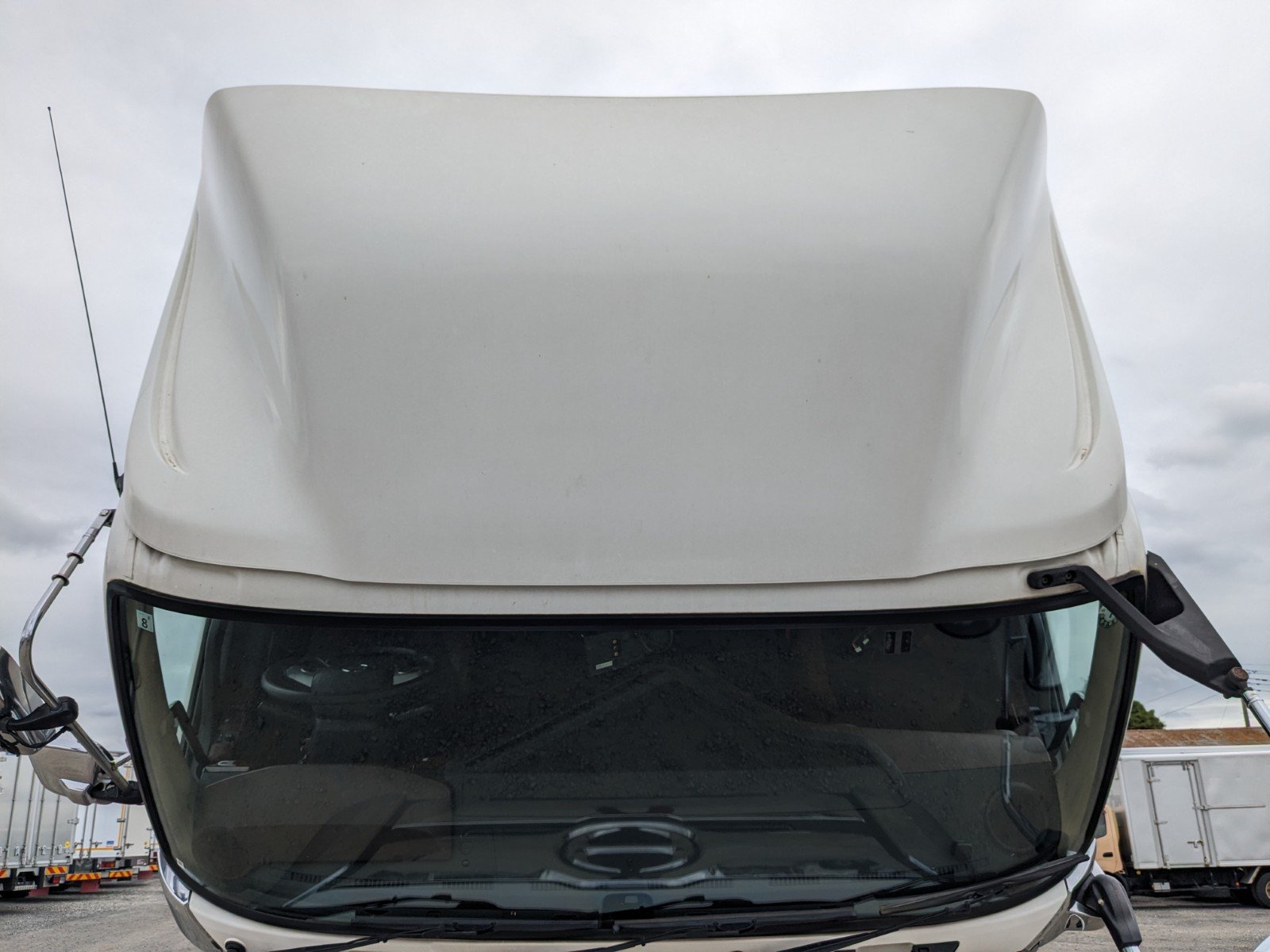 vehicle_image_20260609092809N6ZPDxn98P.jpg