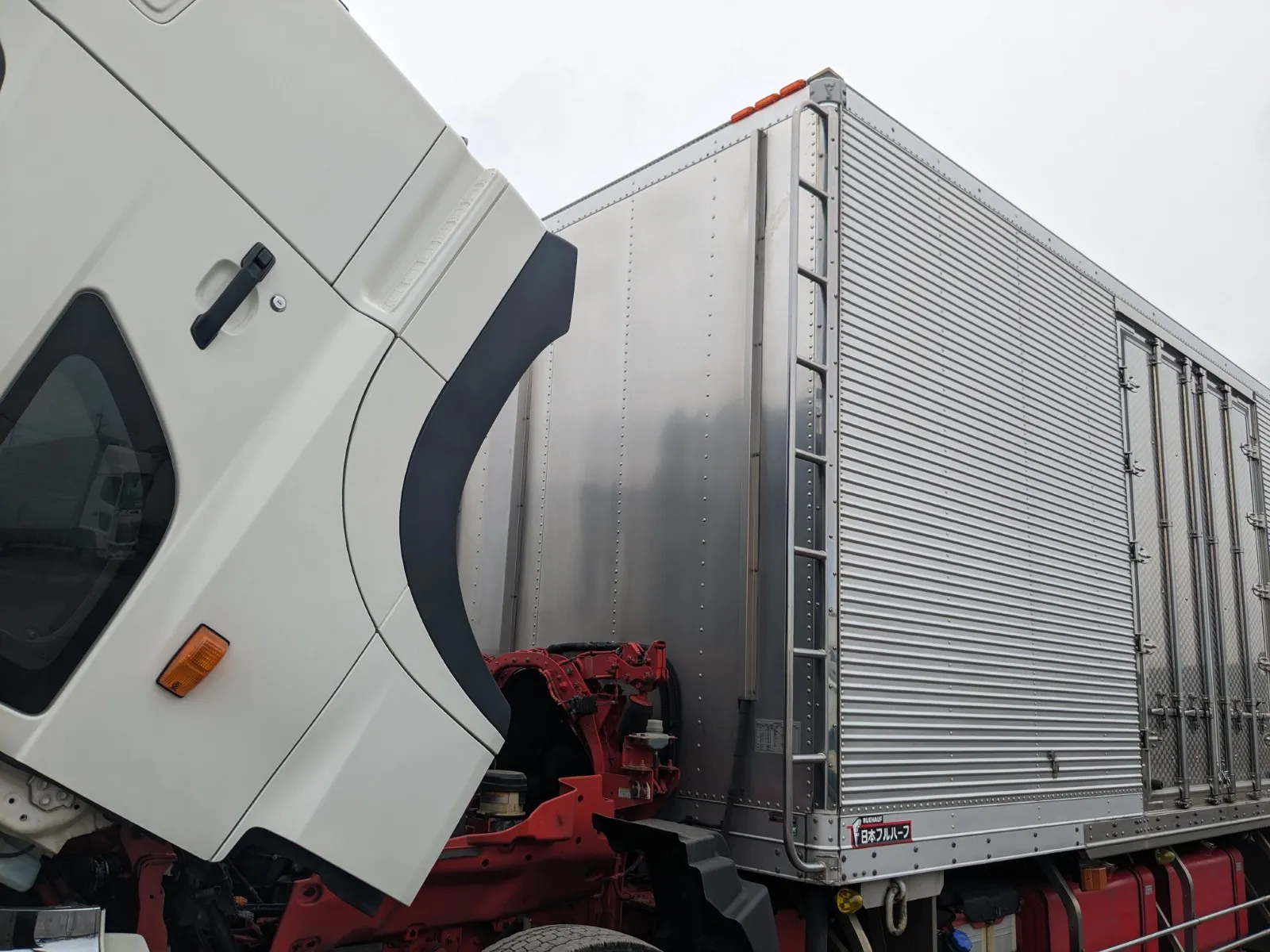 vehicle_image_20260707103556jgG5xmTzLi.webp