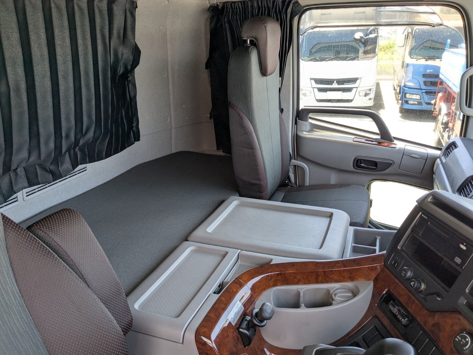 vehicle_image_202606151044040IOLjBtSBg.jpg