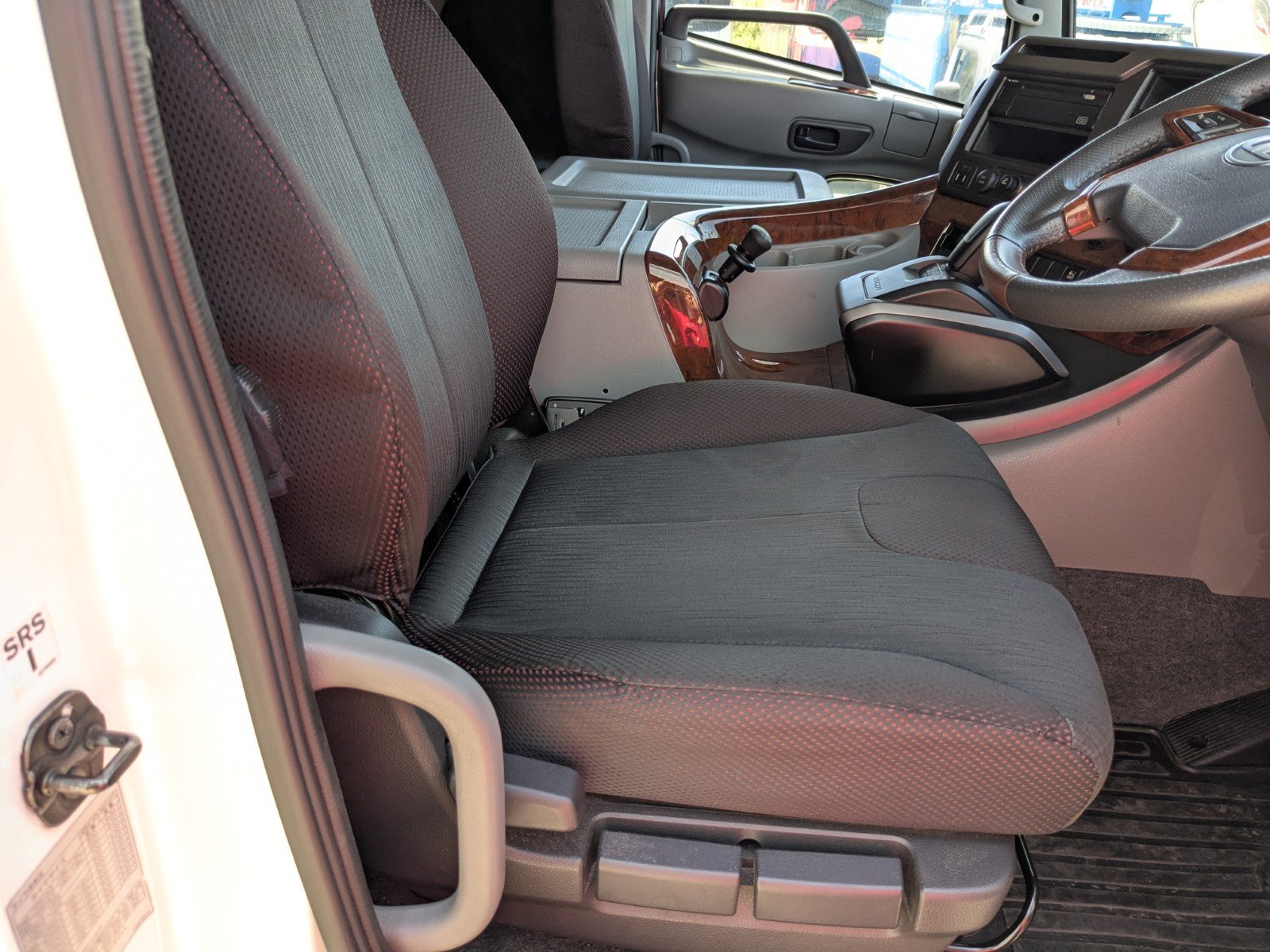 vehicle_image_20260615104404ycBxeYQKMY.jpg