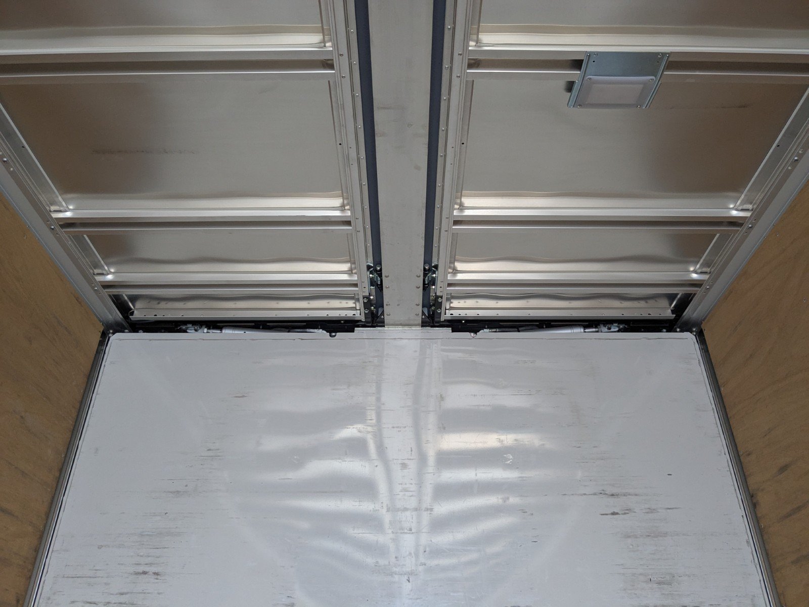 vehicle_image_20260615110618DIp7OPGEAk.jpg