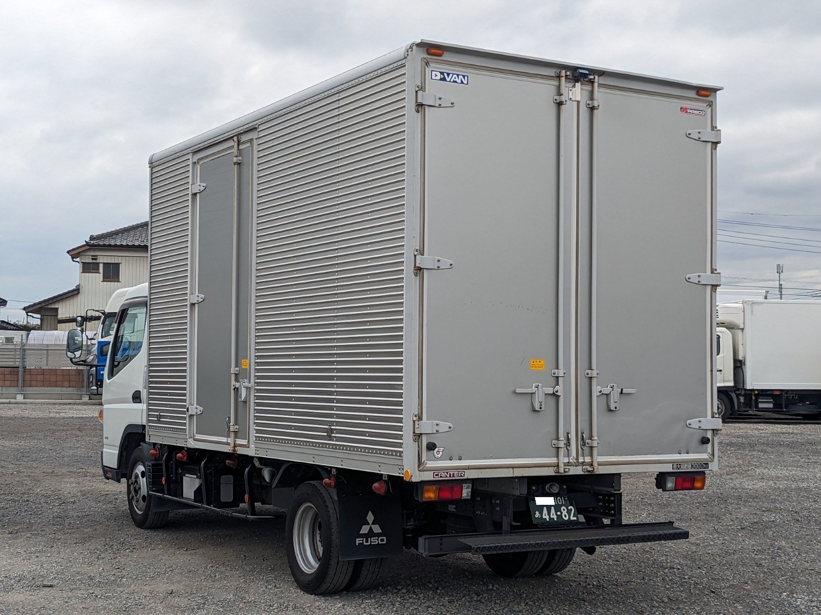 vehicle_image_20260612114727YR66qz6stE.jpg