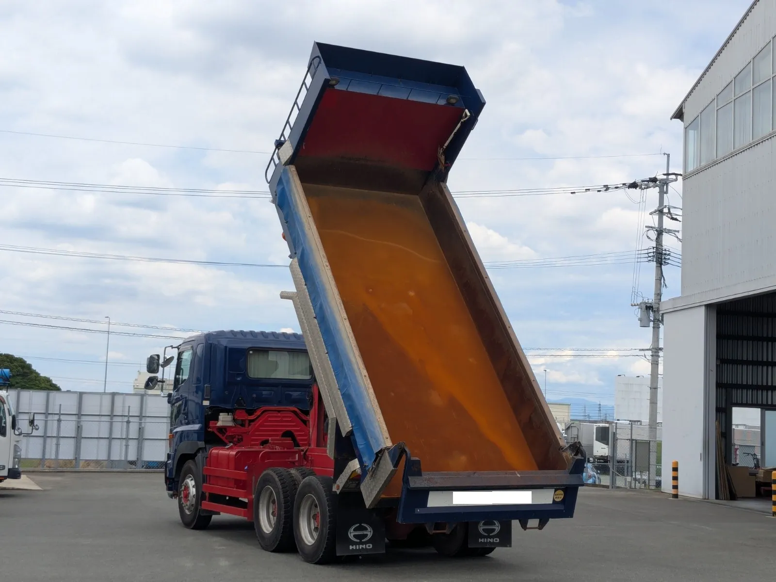 vehicle_image_20260616171945mrcIjzWxUX.webp
