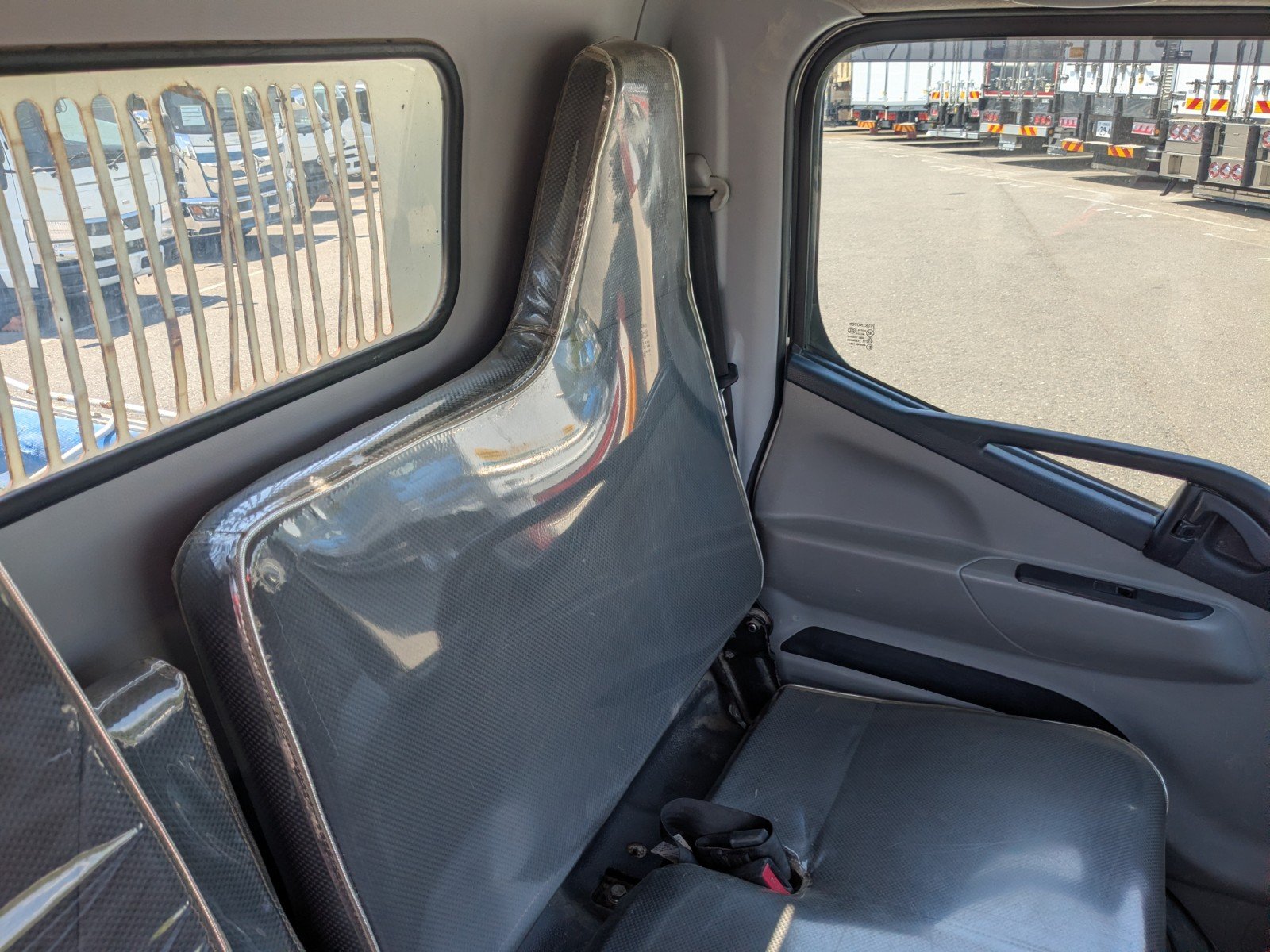 vehicle_image_20260522101727C4r0Xrthxh.jpg