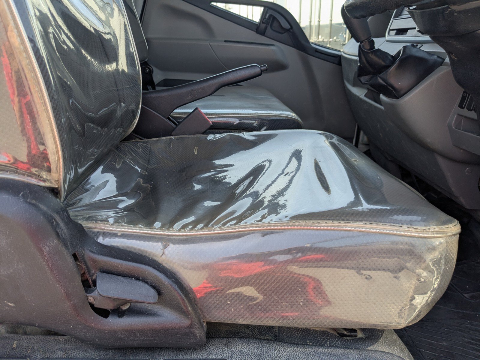 vehicle_image_20260522101727XjC1ch84p9.jpg