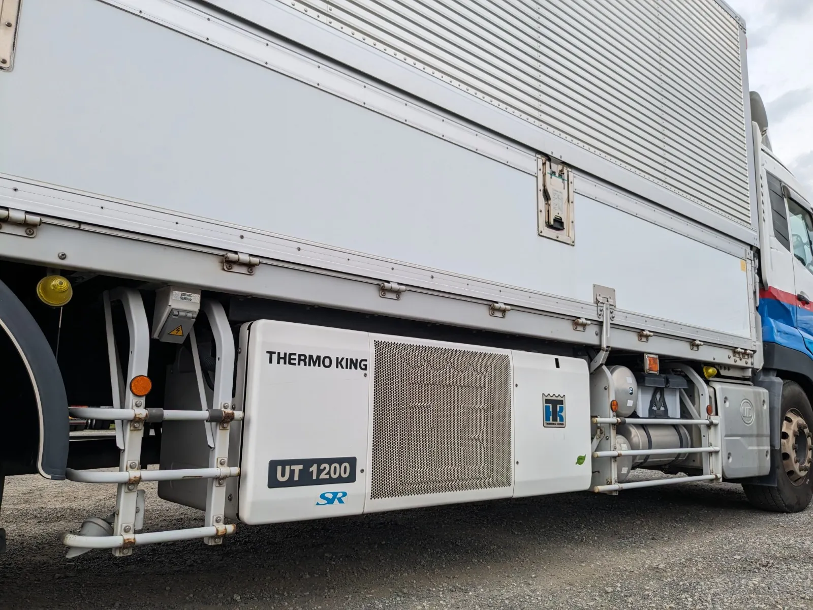 vehicle_image_20260616180034LrH1YZrY9i.webp