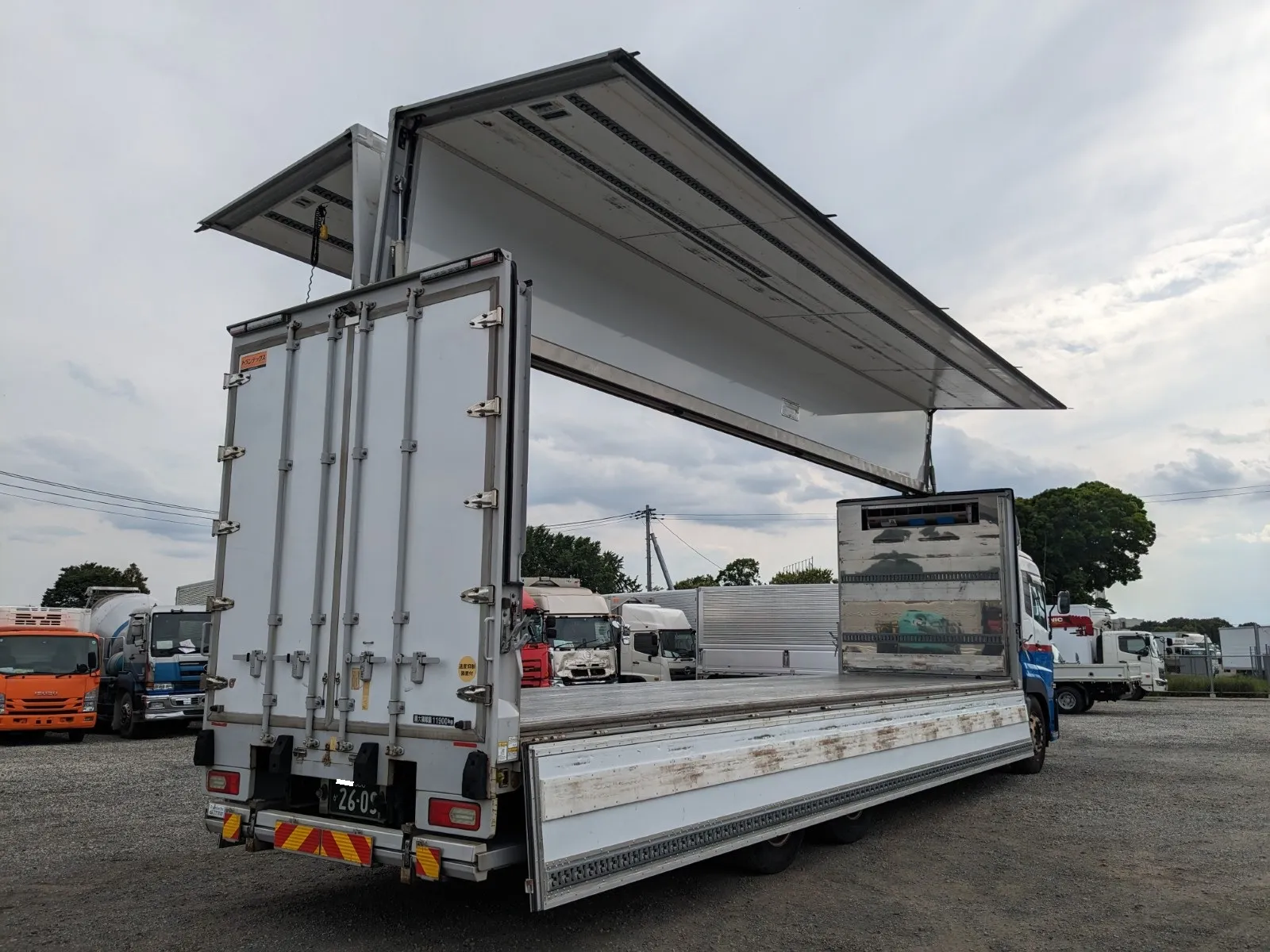 vehicle_image_20260616180034QH6OcGjCHt.webp