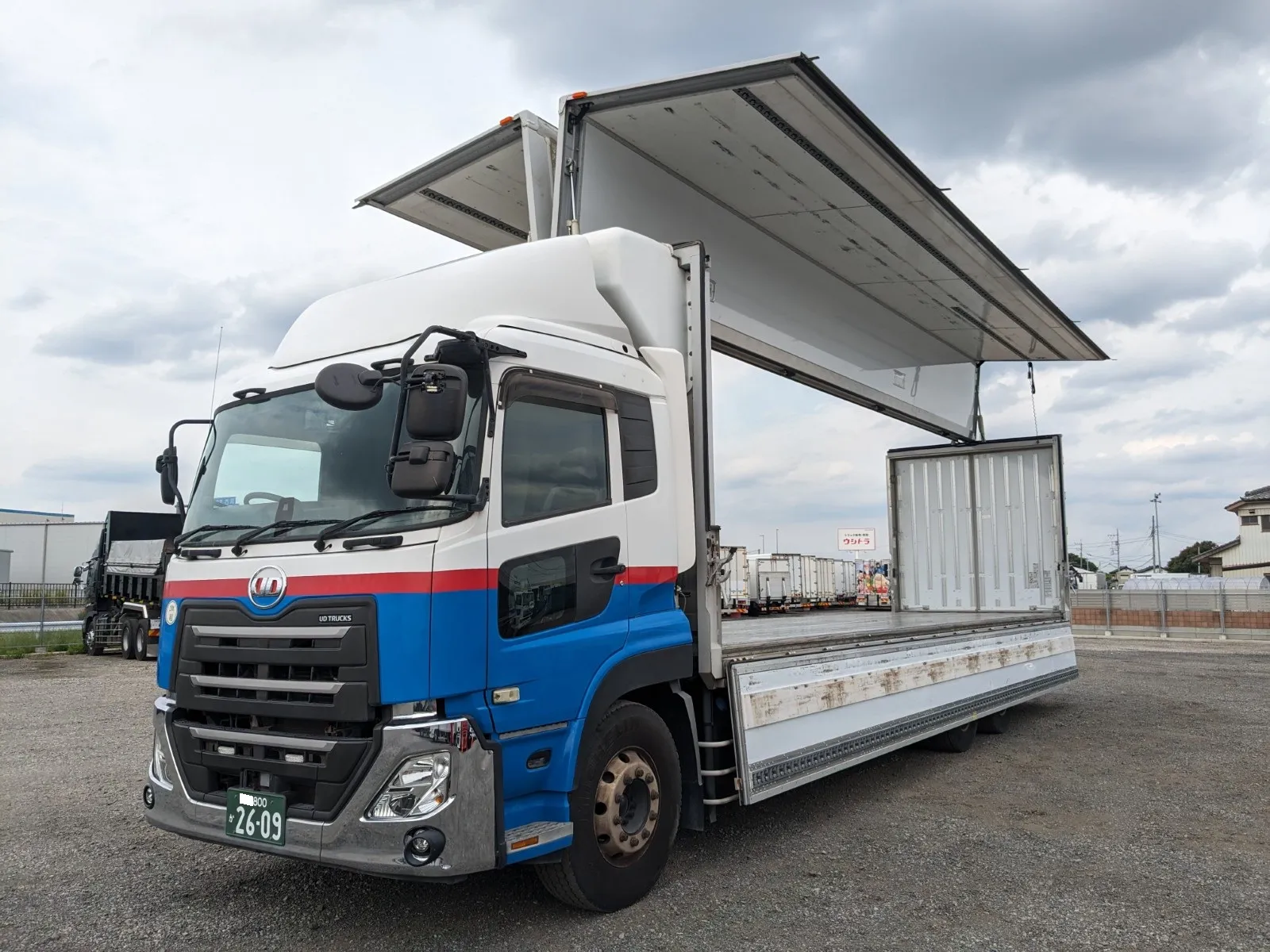 vehicle_image_20260616180034bhRKEQ2O5T.webp