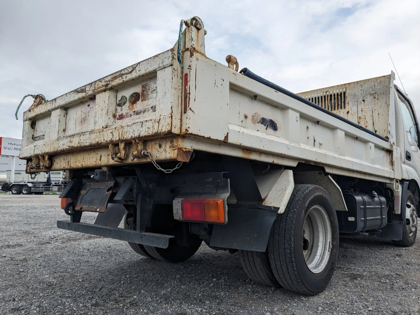 vehicle_image_20260707094211qrWlHOUkXn.webp