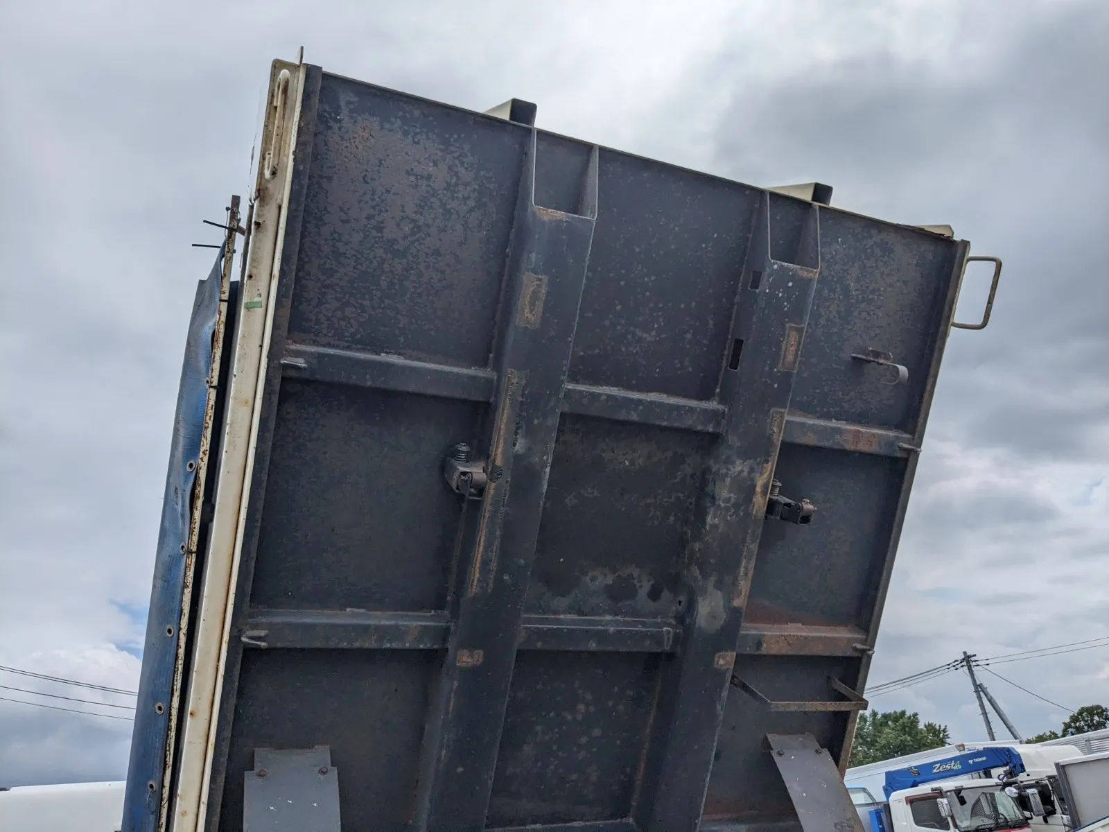 vehicle_image_20260707094220LnJyBfNMqi.webp