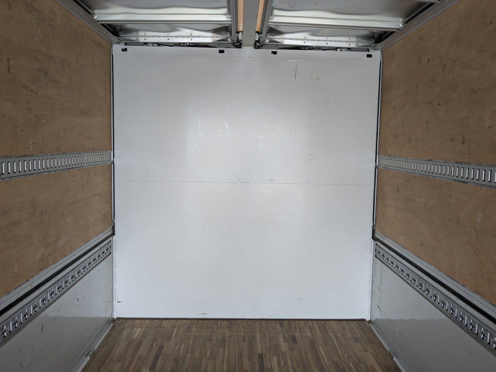 vehicle_image_20260615091954cVvl22eeDk.jpg