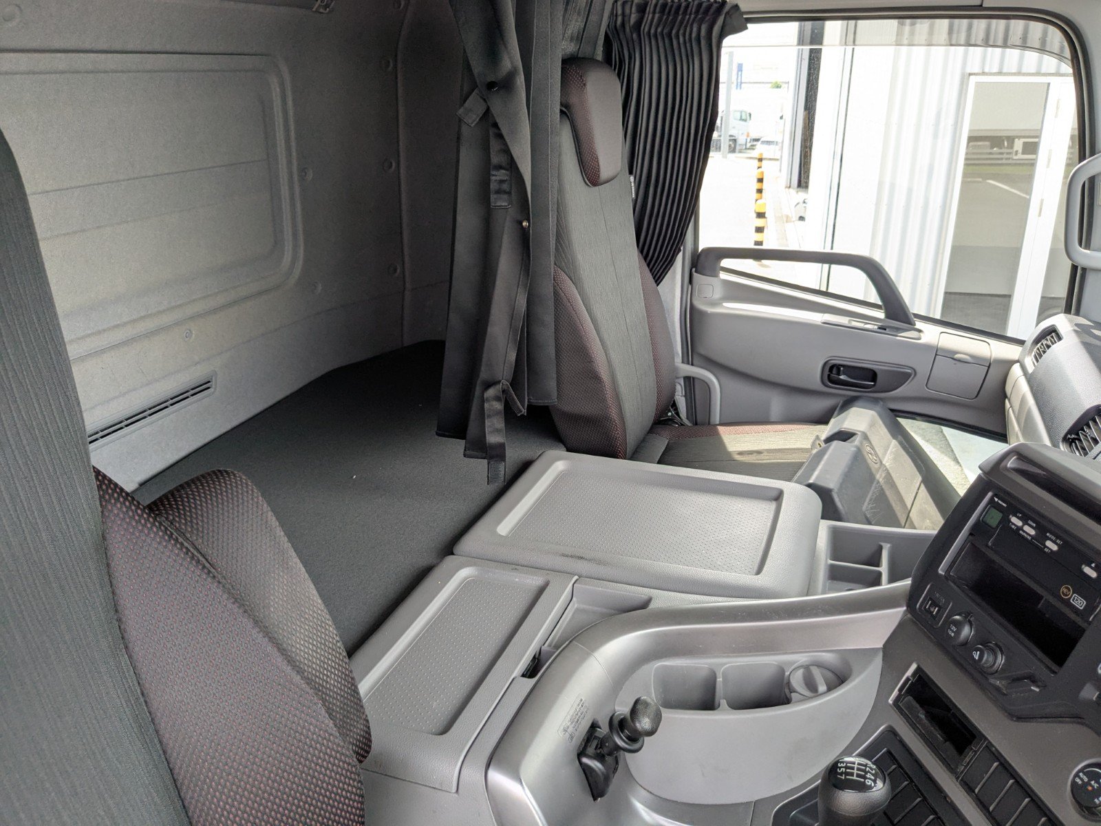 vehicle_image_20260615091954jezSYKKHnQ.jpg