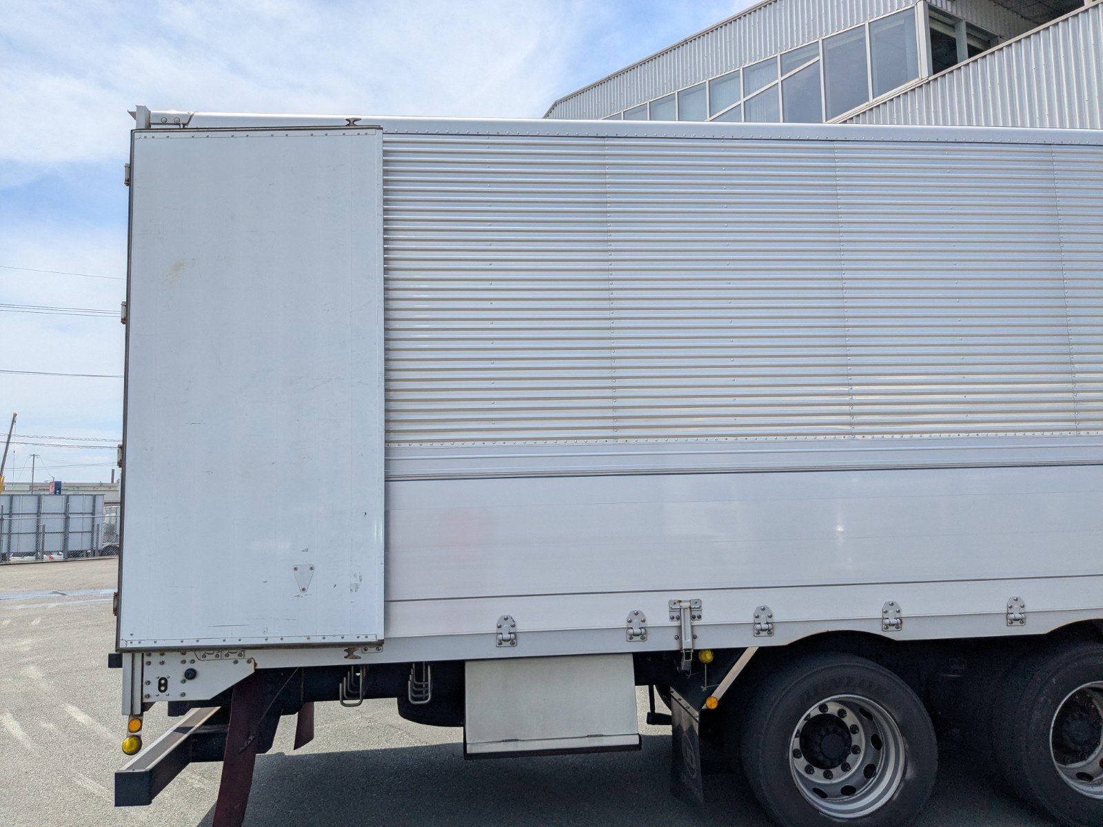 vehicle_image_20260615091954ykI28jcPWu.jpg