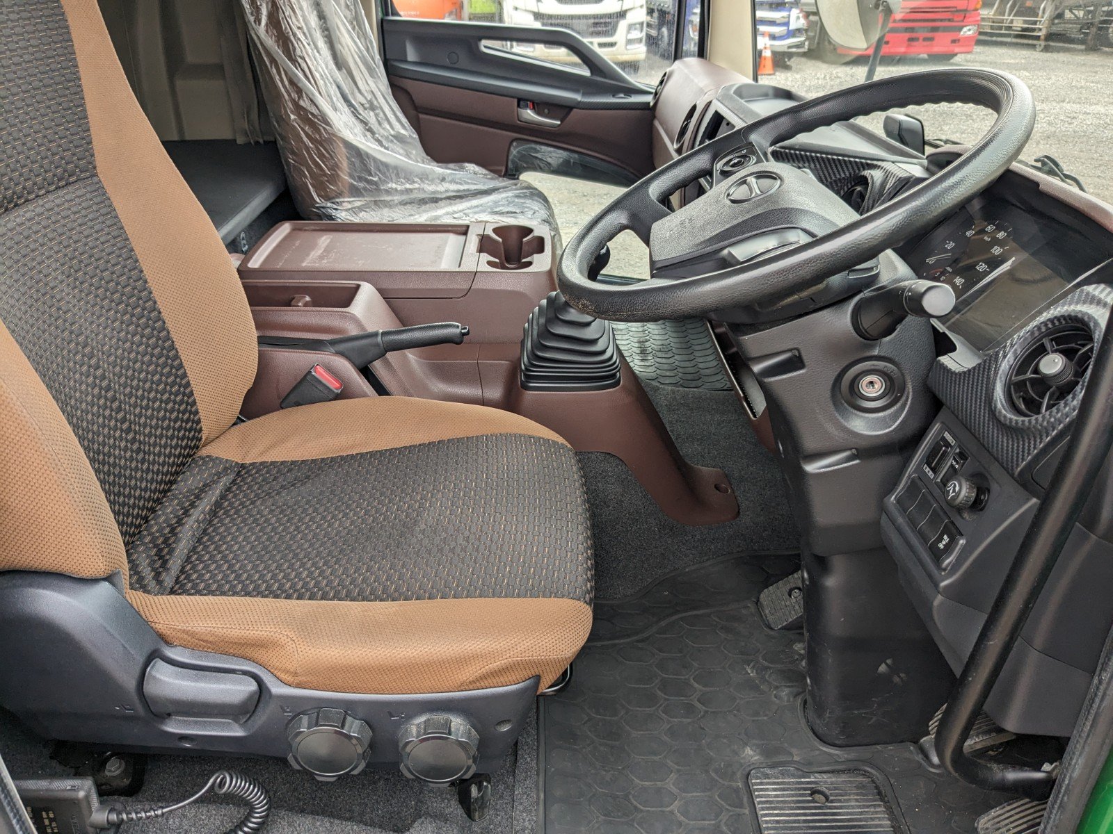 vehicle_image_20260529134425vqR3cmj0bv.jpg