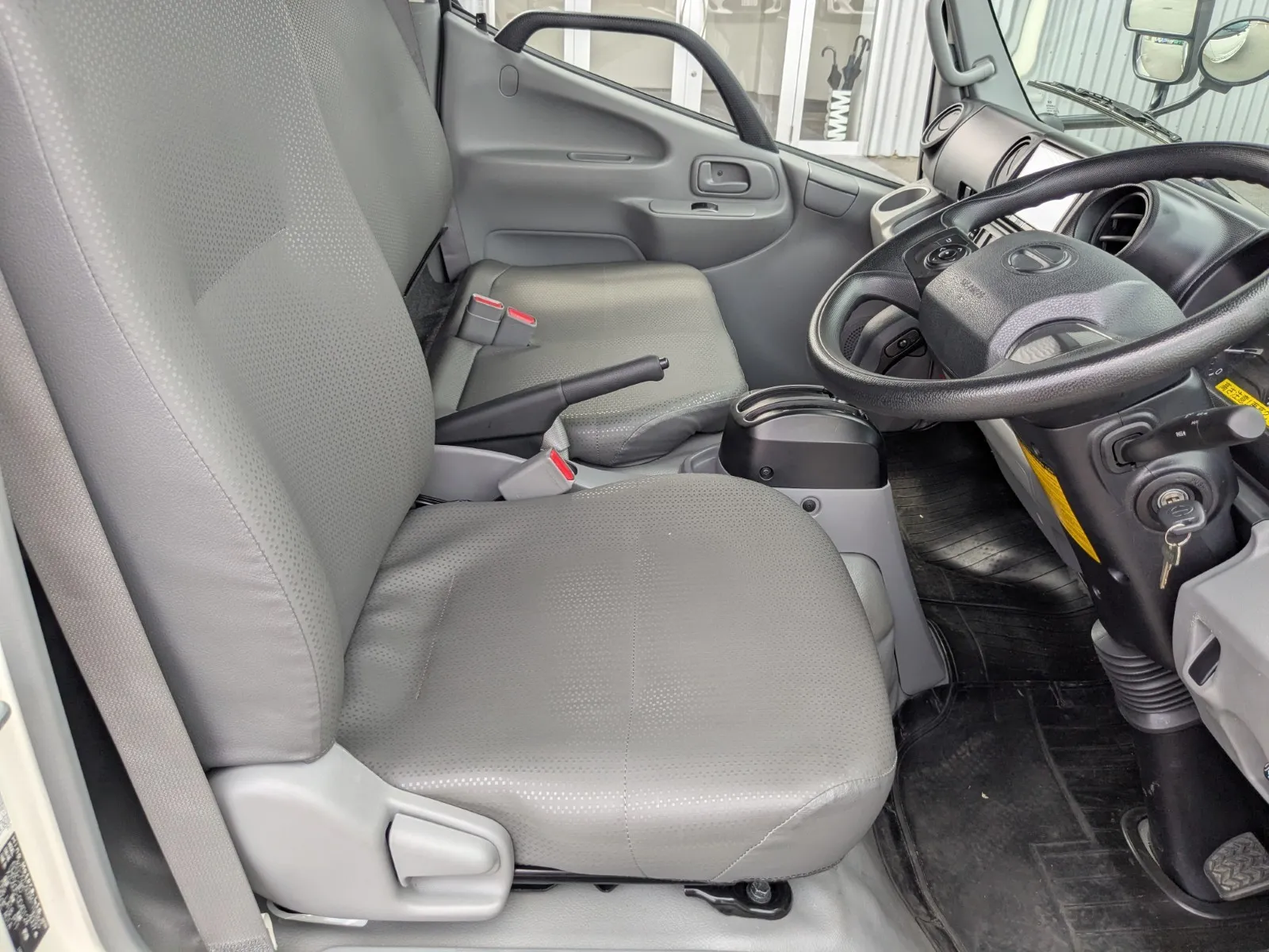 vehicle_image_20260716092033ykF3tMFJcC.webp