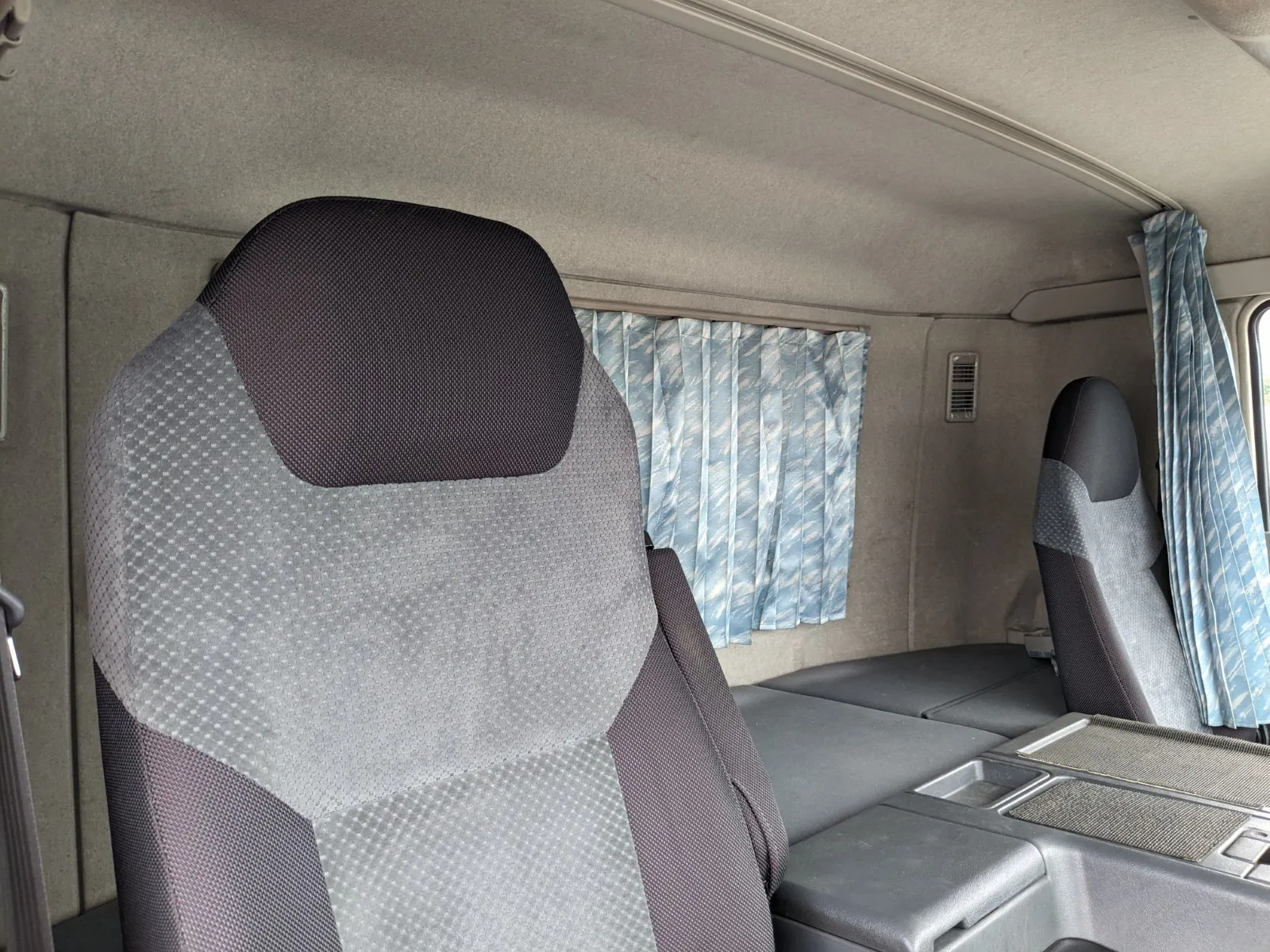 vehicle_image_20260704120229qPGairIcEi.webp