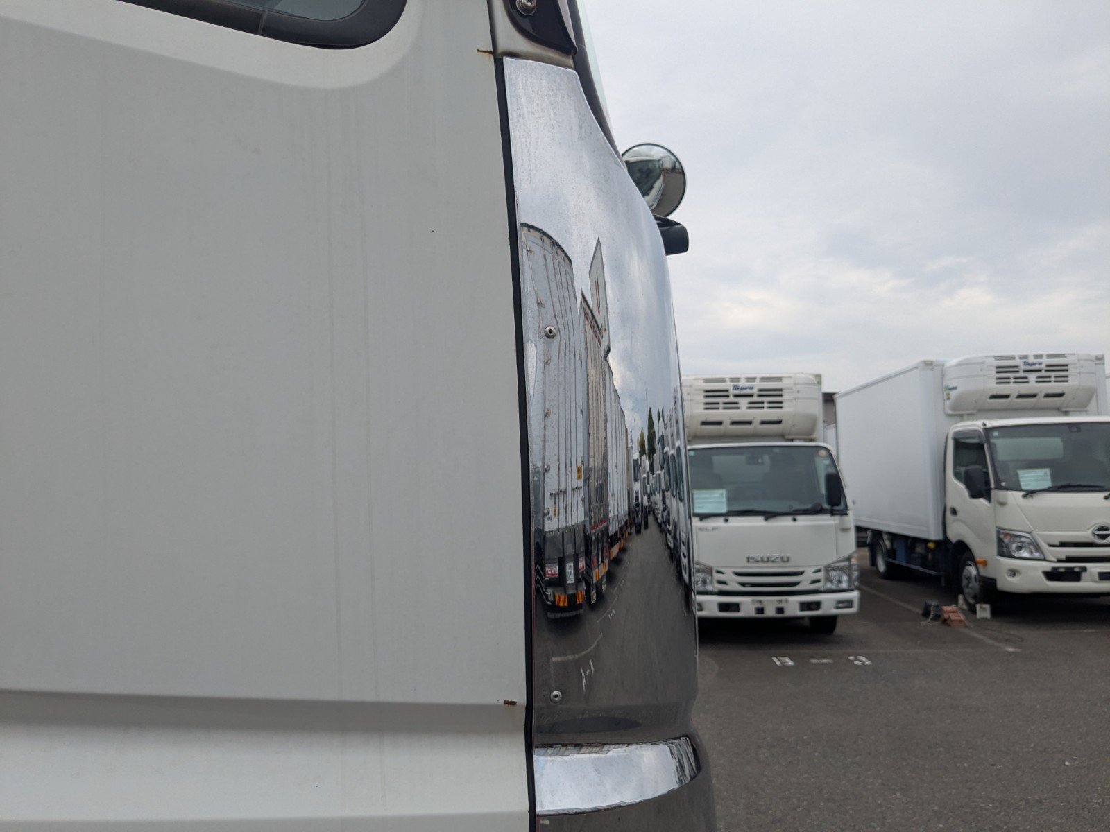 vehicle_image_20260603101413LwfgGvYfTF.jpg