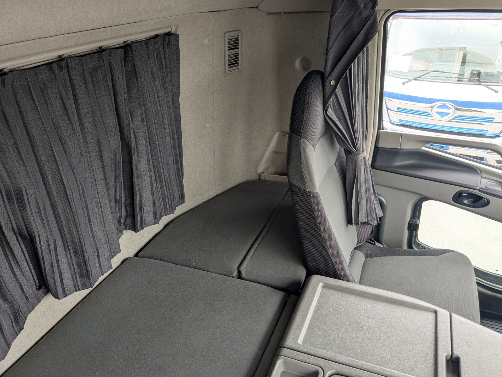 vehicle_image_20260603101413S98vCQhEpo.jpg