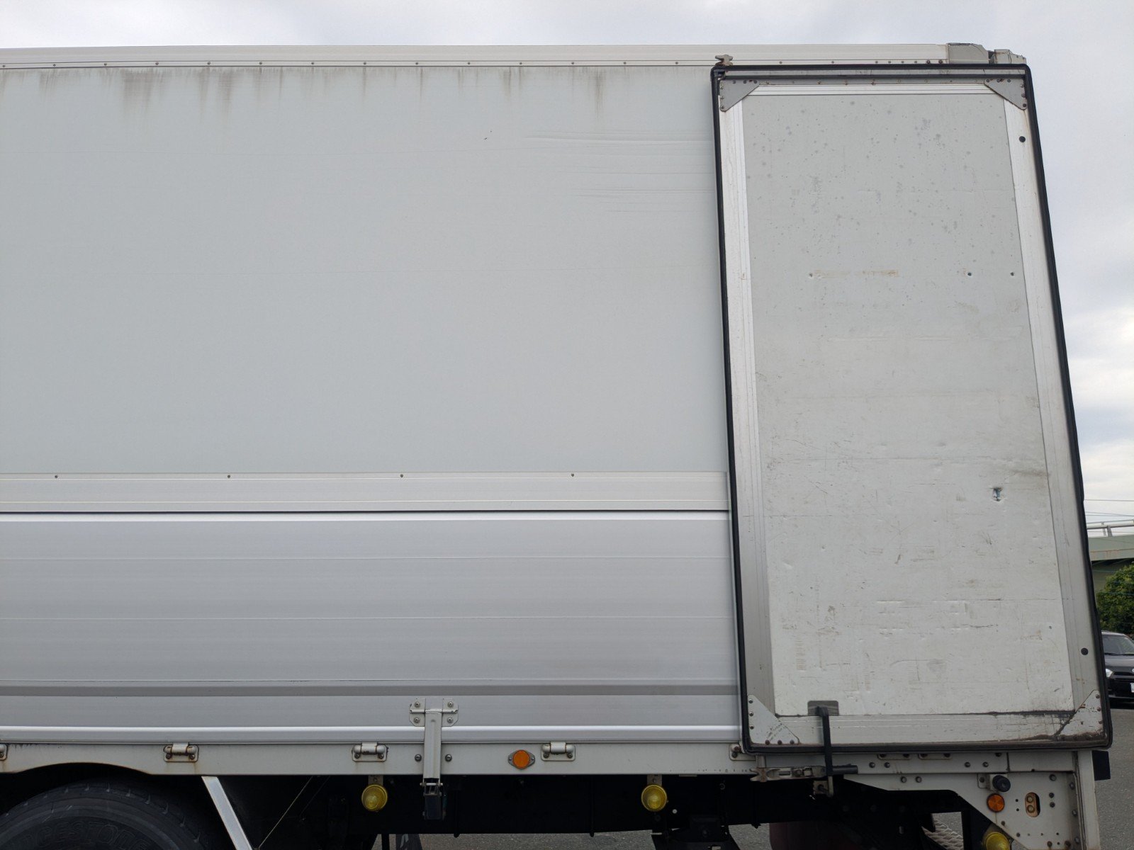 vehicle_image_20260603101413aJm7kG1xHL.jpg